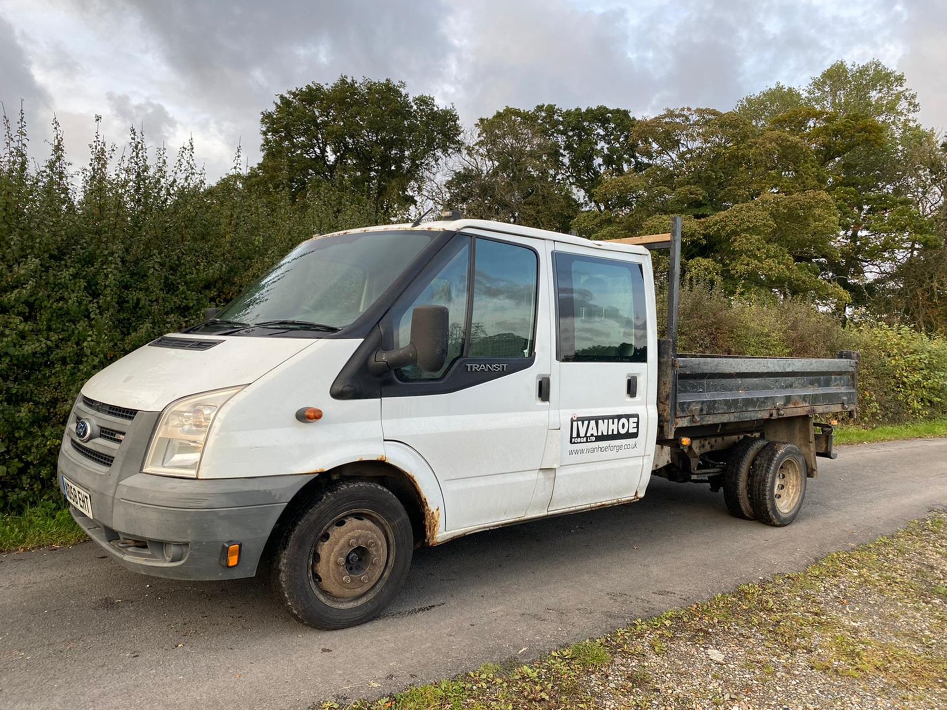 2008/58 REG FORD TRANSIT 100 T350L D/C RWD 2.4 DIESEL TIPPER, SHOWING 1 FORMER KEEPER *PLUS VAT* - Image 2 of 7