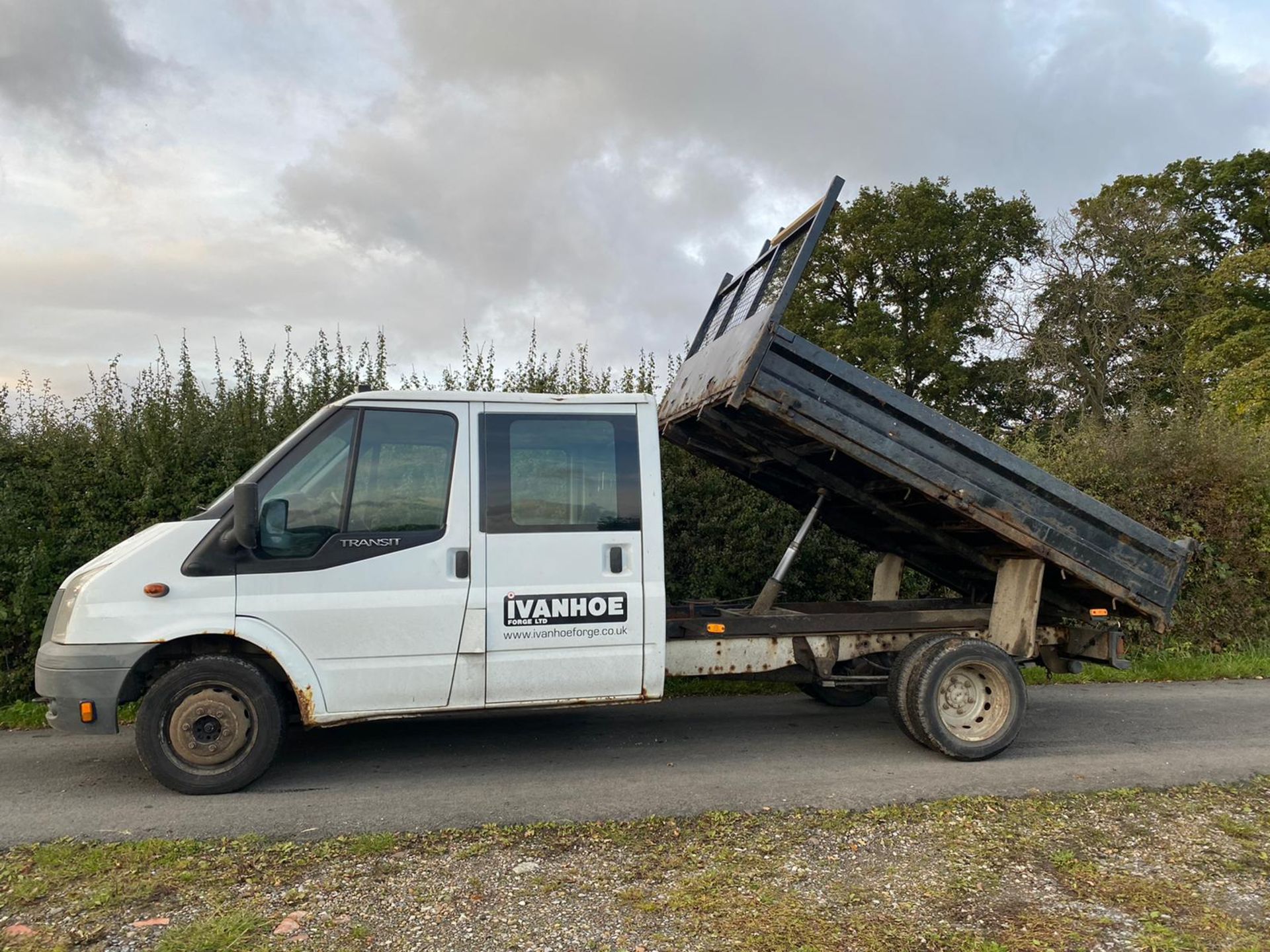 2008/58 REG FORD TRANSIT 100 T350L D/C RWD 2.4 DIESEL TIPPER, SHOWING 1 FORMER KEEPER *PLUS VAT*