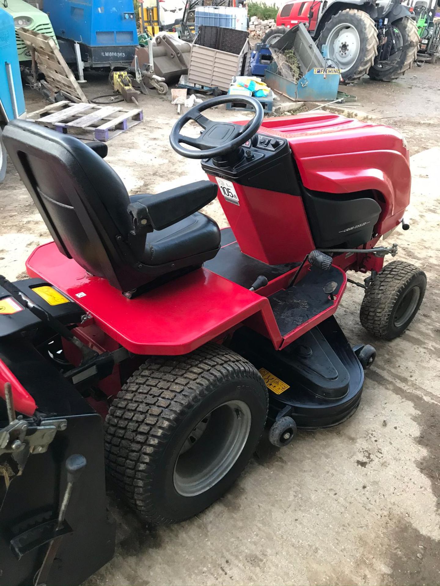 COUNTAX K1850 RIDE ON LAWN MOWER, RUNS, DRIVES AND CUTS, CLEAN MACHINE *NO VAT* - Image 4 of 5