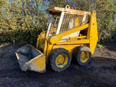 CASE 1840 SKID STEER LOADER, STARTS FIRST TURN OF THE KEY, RUNS, DRIVES AND LIFTS *PLUS VAT*