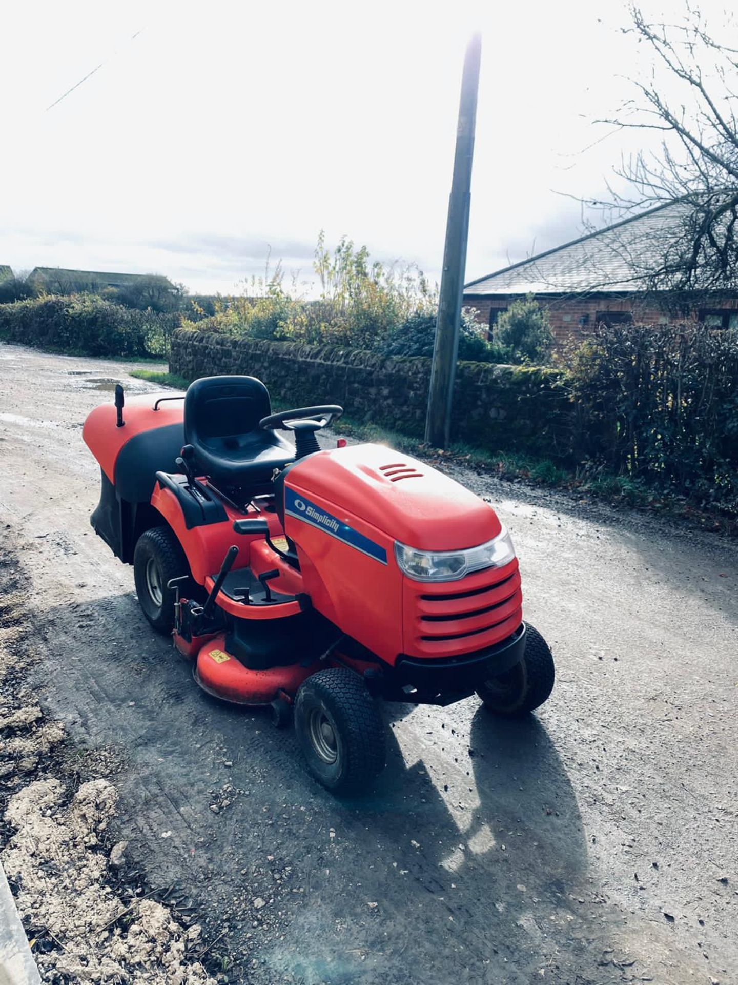 SIMPLICITY BARON 20HP RIDE ON MOWER, RUNS, DRIVES AND CUTS, CLEAN MACHINE *NO VAT* - Image 5 of 6