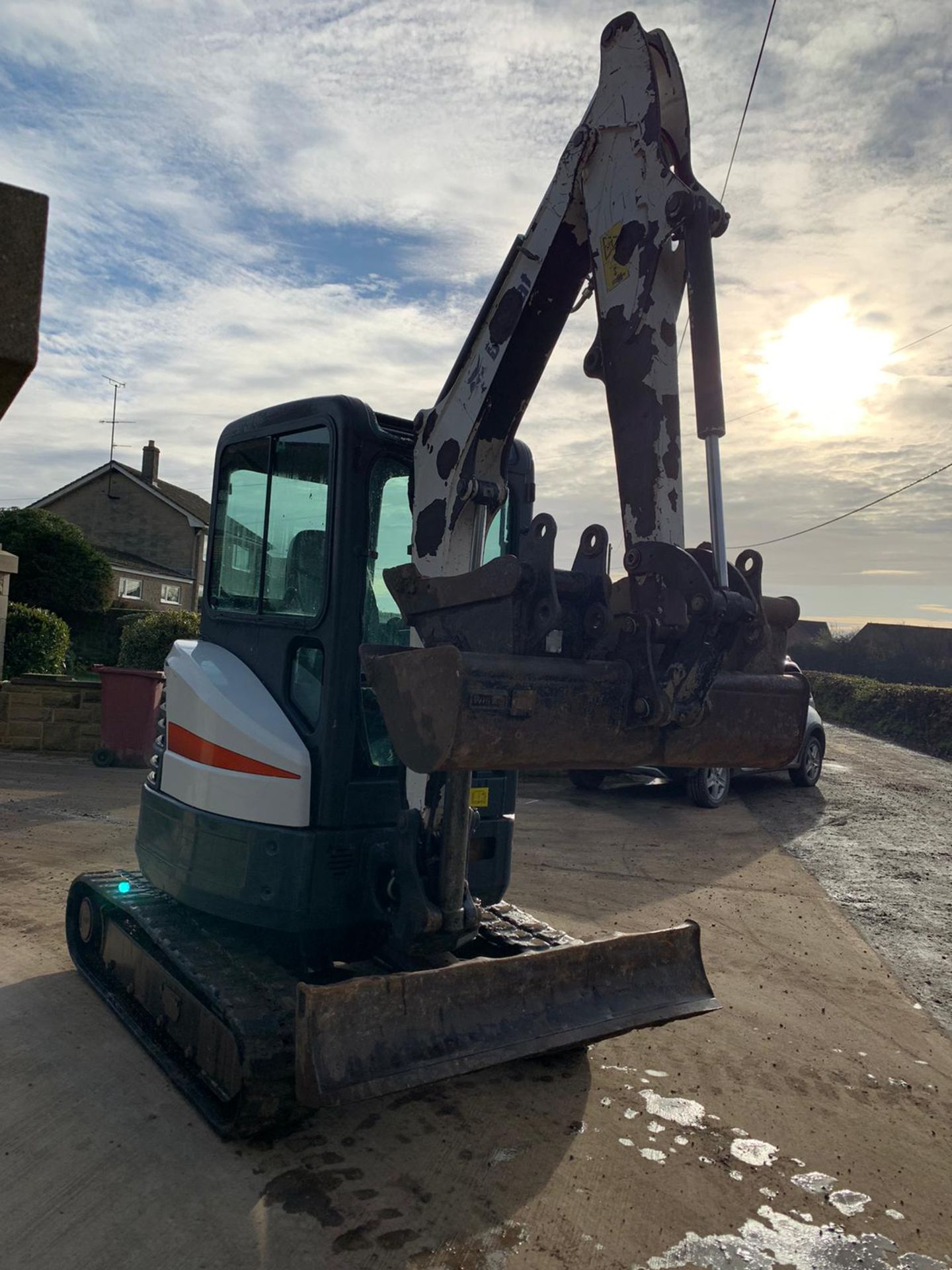 2012 BOBCAT E26 RUBBER TRACKED CRAWLER EXCAVATOR / MINI DIGGER, RUNS, DRIVES AND DIGS, 3 X BUCKETS - Image 4 of 5