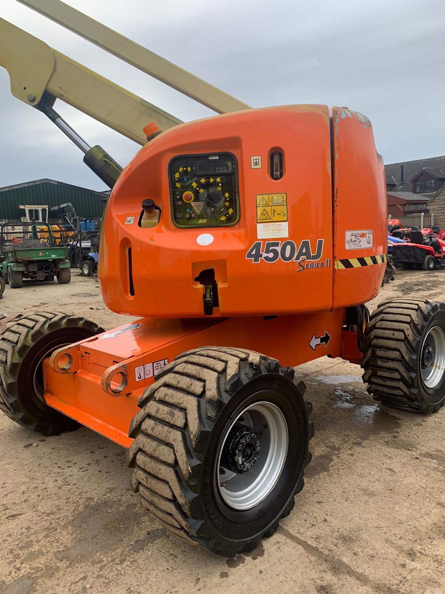 2007 JLG 450AJ SERIES II CHERRY PICKER, 4X4, RUNS, DRIVES AND LIFTS *PLUS VAT* - Image 3 of 6