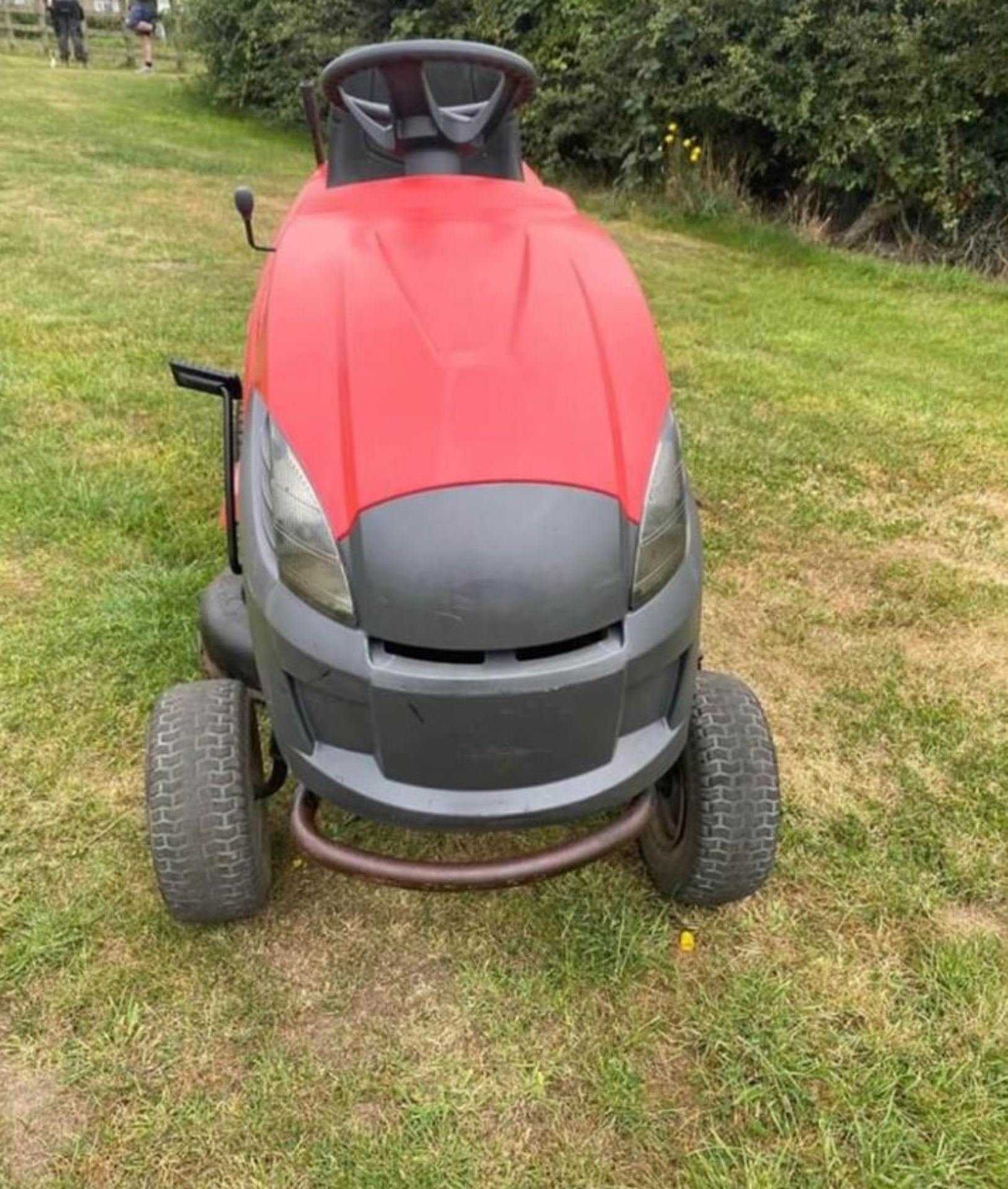 CASTLEGARDEN XJ140HD RIDE ON LAWN MOWER, 13.5 HP ENGINE *NO VAT* - Image 5 of 5