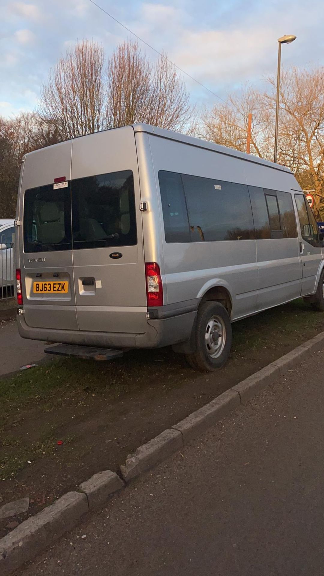 2013/63 REG FORD TRANSIT 135 T350 RWD 2.2 DIESEL SILVER MINIBUS, SHOWING 2 FORMER KEEPERS *NO VAT* - Image 4 of 13