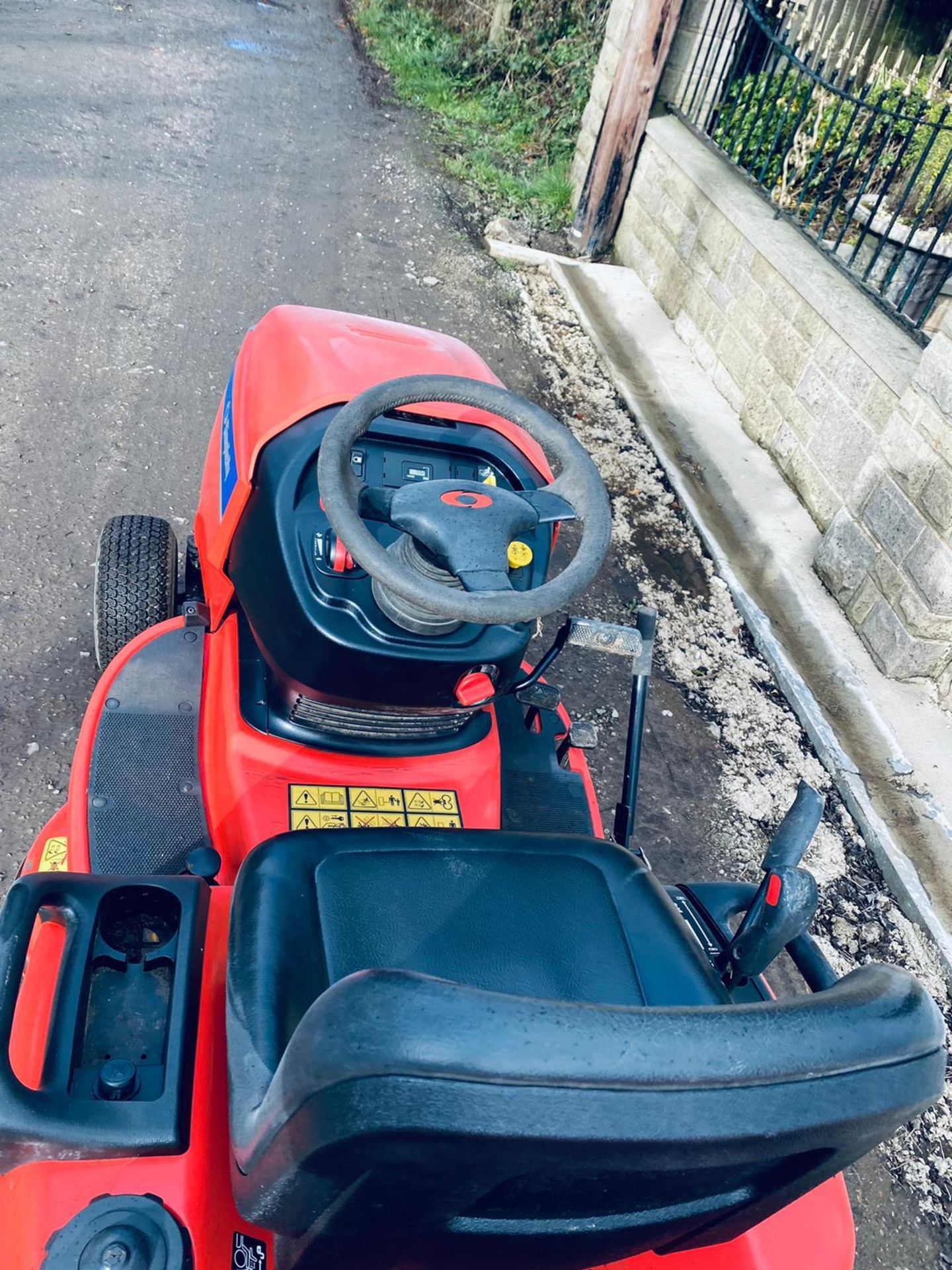 SIMPLICITY BARON 20HP RIDE ON MOWER, RUNS, DRIVES AND CUTS, CLEAN MACHINE *NO VAT* - Image 2 of 6