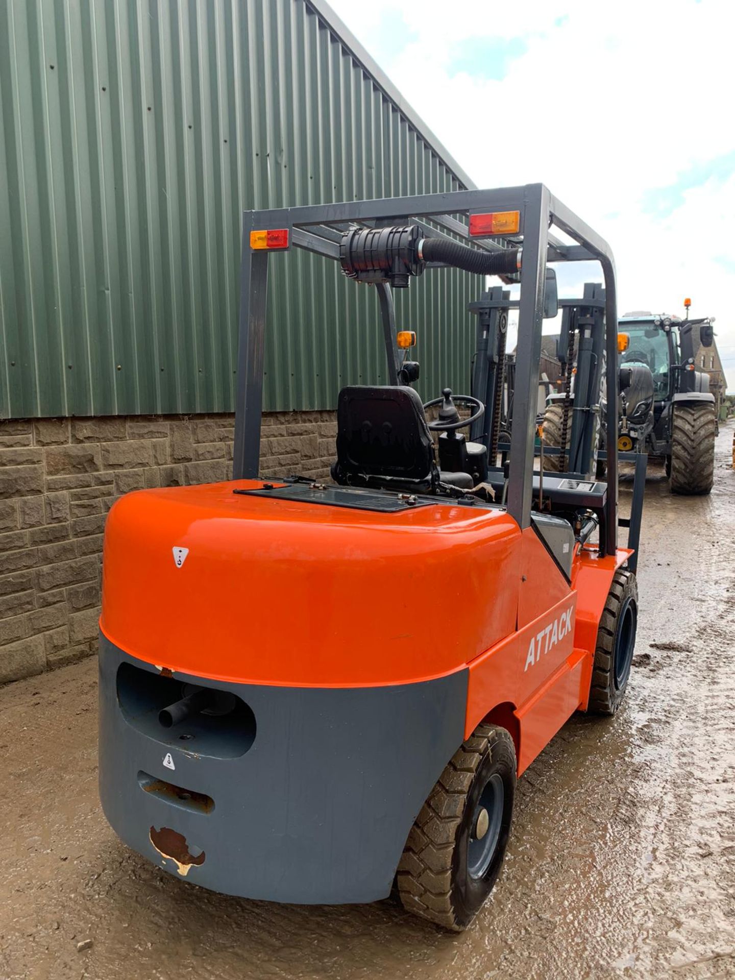 BRAND NEW AND UNUSED ATTACK AK35 FORKLIFT, RUNS, DRIVES AND LIFTS *PLUS VAT* - Image 6 of 7