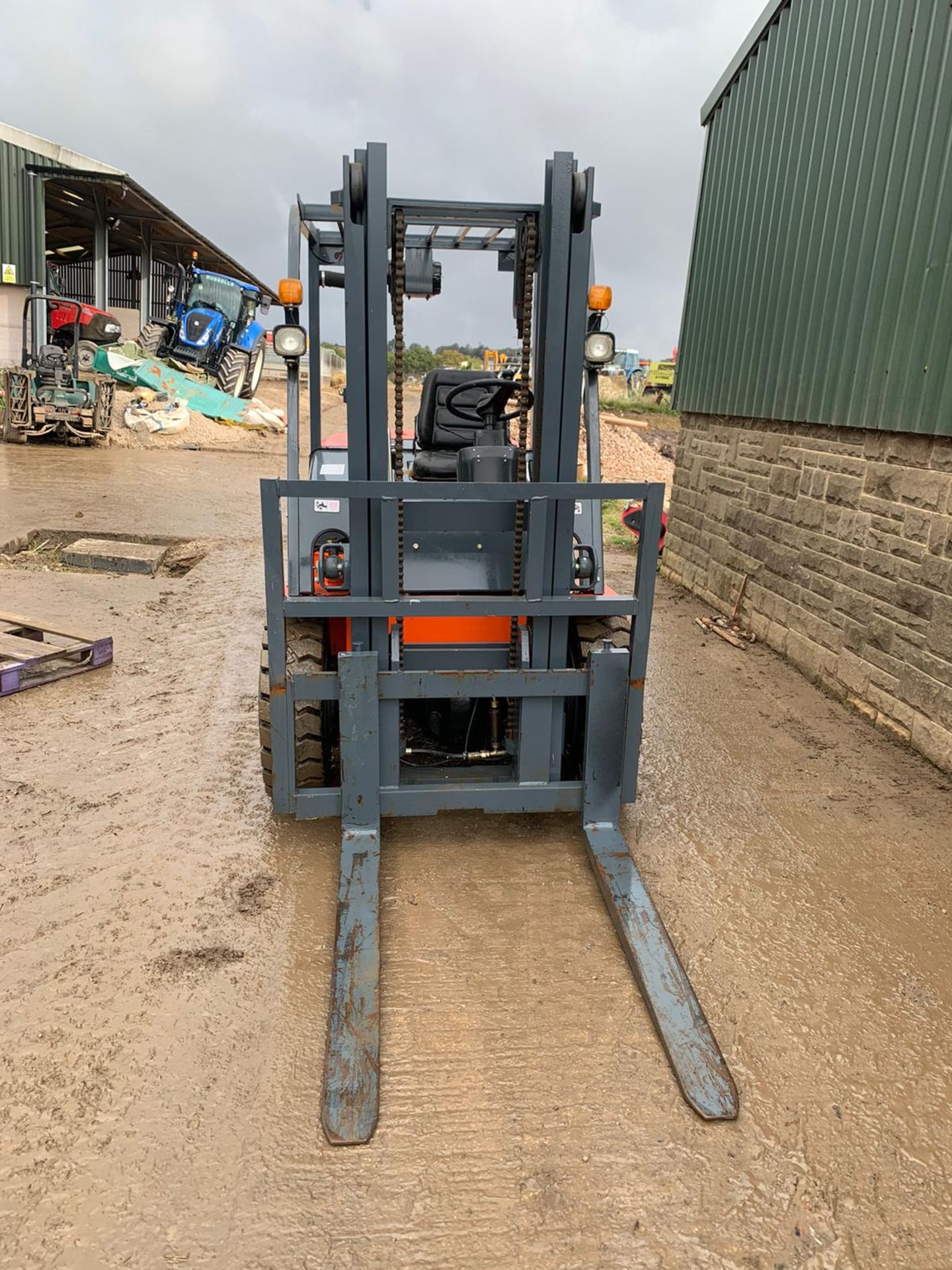 BRAND NEW AND UNUSED ATTACK AK35 FORKLIFT, RUNS, DRIVES AND LIFTS *PLUS VAT* - Image 2 of 7