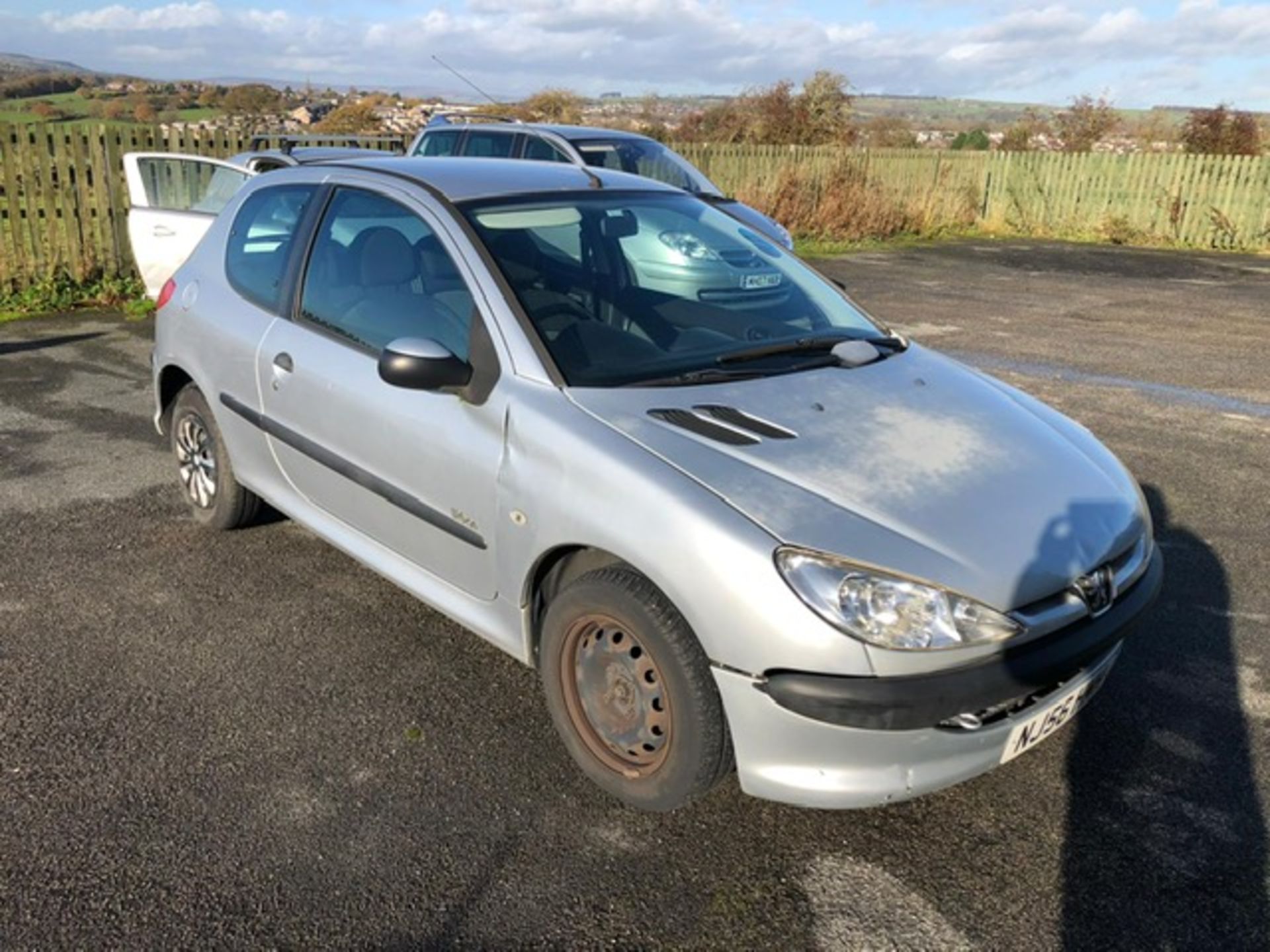 2006/56 REG PEUGEOT URBAN 206 1.4 PETROL SILVER 3 DOOR HATCHBACK, SHOWING 3 FORMER KEEPERS *NO VAT*