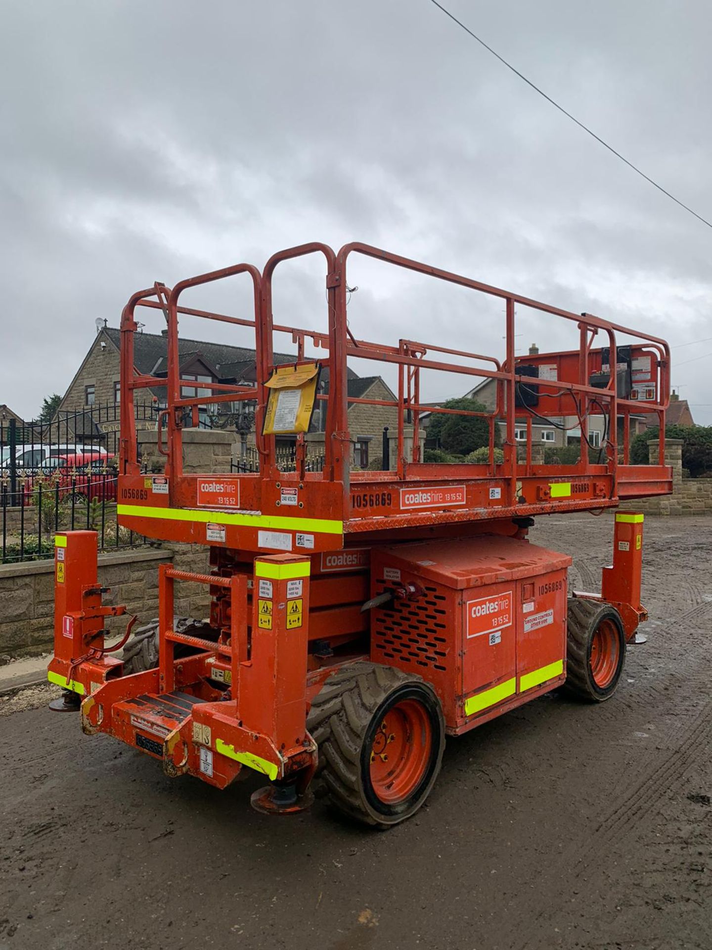 2010 JLG 260MRT SCISSOR LIFT, RUNS, DRIVES AND LIFTS, CLEAN MACHINE, 1460 HOURS *PLUS VAT* - Image 6 of 11