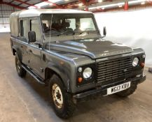 2013/13 REG LAND ROVER DEFENDER 110 TD D/C 2.2 DIESEL LIGHT 4X4 UTILITY, SHOWING 1 FORMER KEEPER