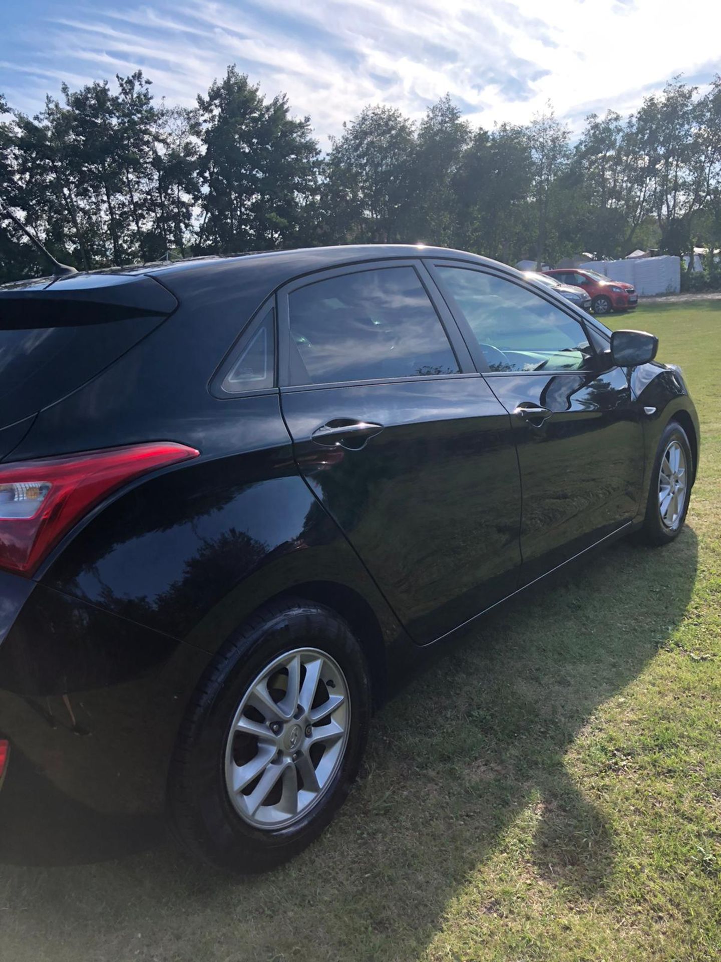 2013/13 REG HYUNDAI I30 ACTIVE CRDI AUTO 1.6 DIESEL BLACK 5DR HATCHBACK, SHOWING 1 FORMER KEEPER - Image 4 of 15