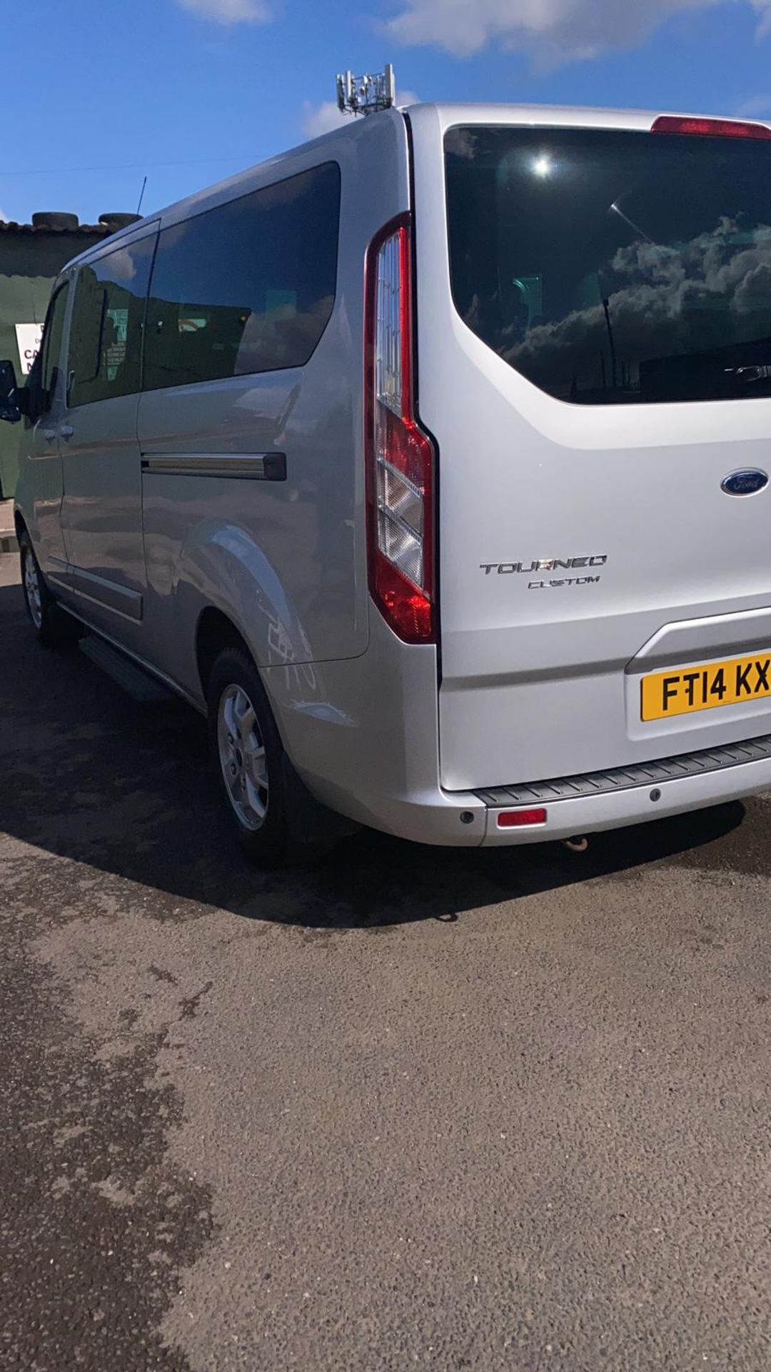 2014/14 REG FORD TOURNEO CUSTOM 300 LTD ECOTEC 2.2 DIESEL MINIBUS / MPV, SHOWING 1 FORMER KEEPER - Image 4 of 12