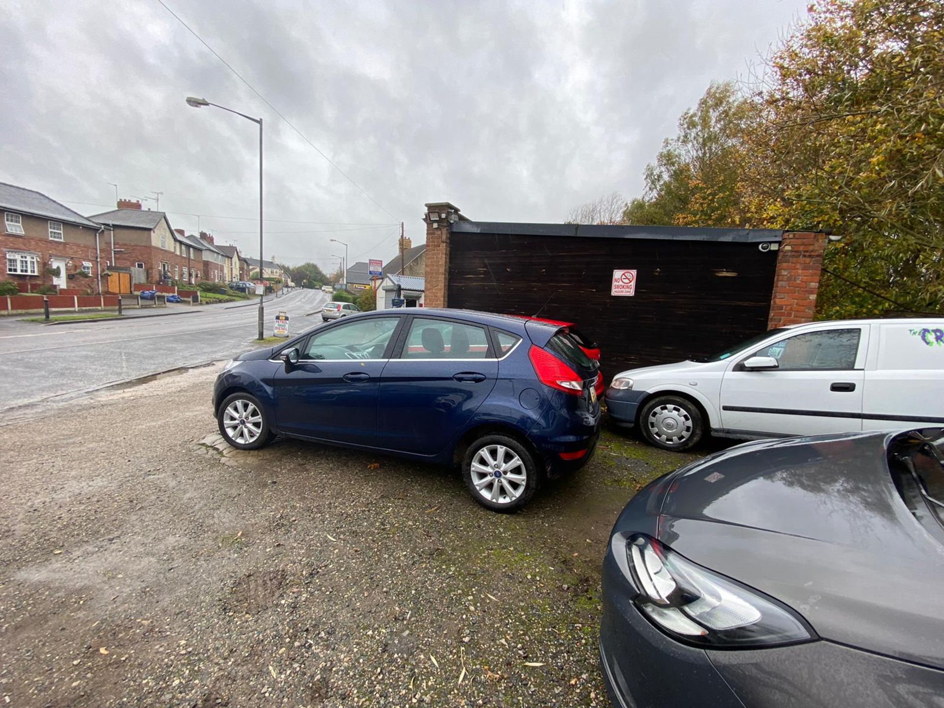 2011/11 REG FORD FIESTA ZETEC 1.4 PETROL BLUE 5 DOOR HATCHBACK, SHOWING 5 FORMER KEEPERS *NO VAT* - Image 4 of 9