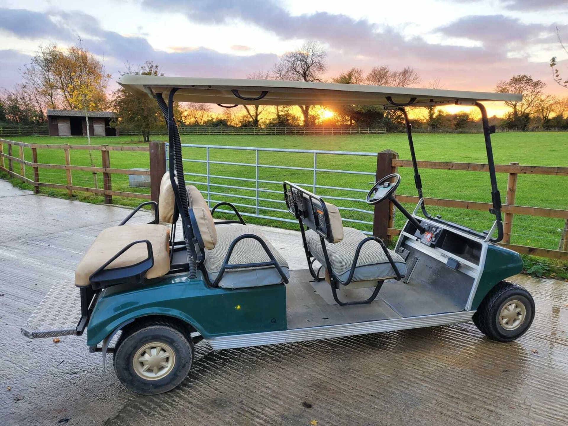 GOLF BUGGY CLUB CAR, 6-SEATER, ELECTRIC *PLUS VAT*