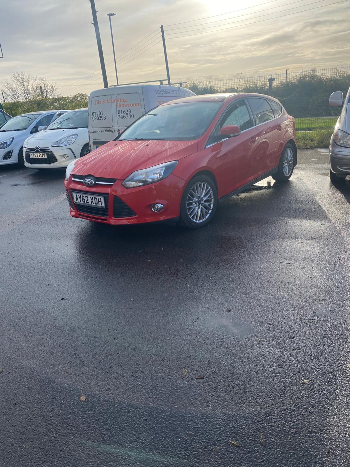 2012/62 REG FORD FOCUS ZETEC TDCI 1.6 DIESEL RED 5DR HATCHBACK, SHOWING 3 FORMER KEEPERS *NO VAT* - Image 2 of 8