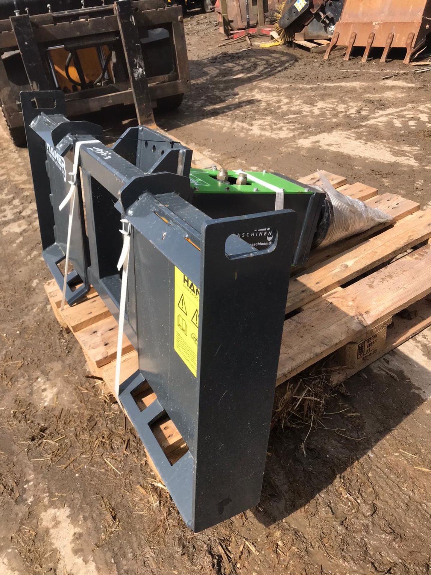 BRAND NEW AND UNUSED HANER WOOD SPLITTER, SUITABLE FOR SKIDSTEER *PLUS VAT* - Image 3 of 4