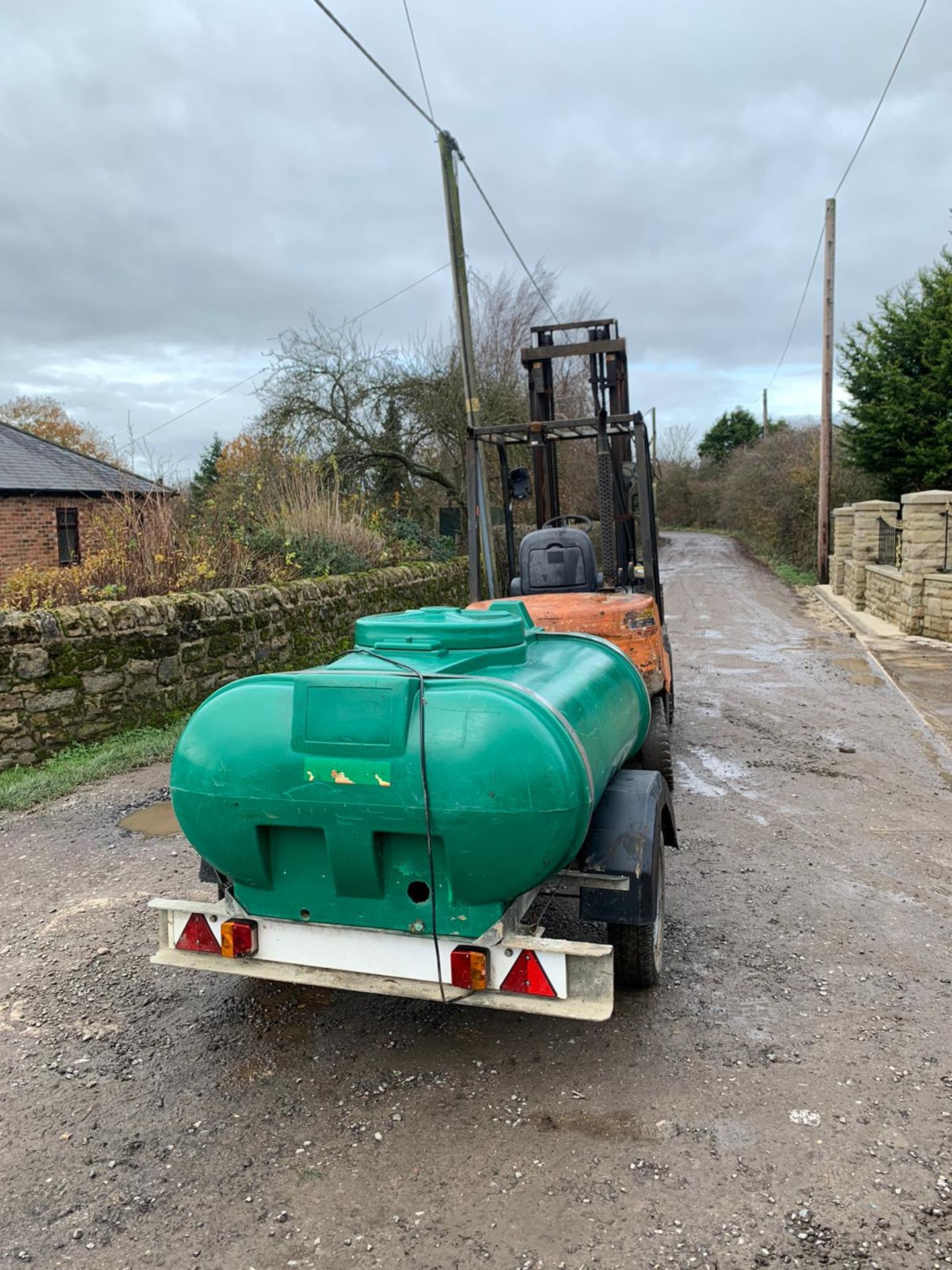 TOW BEHIND WATER BOWSER, 1000 LITRE *PLUS VAT* - Image 3 of 4