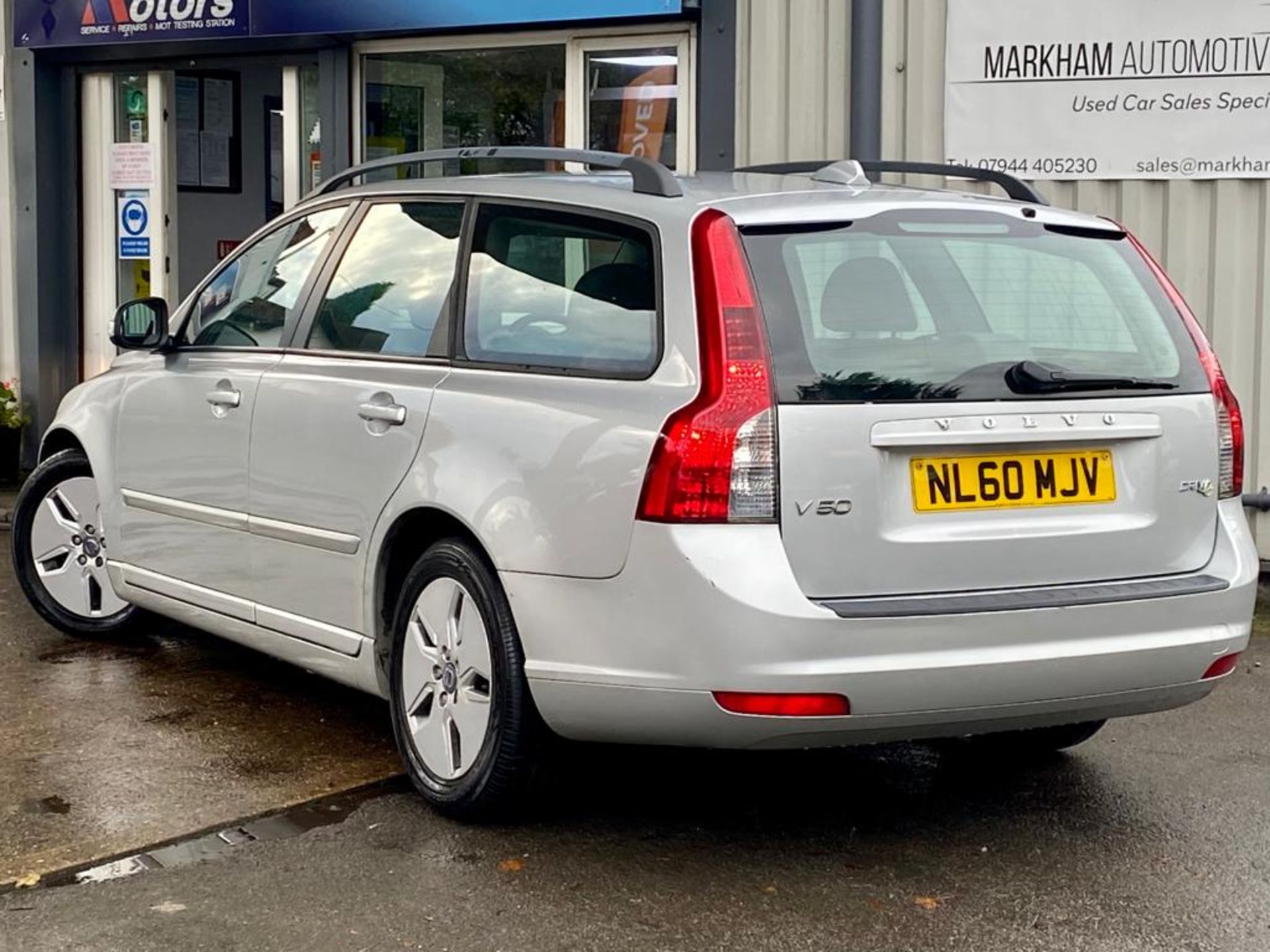 2010/60 REG VOLVO V50 S D DRIVE 1.6 DIESEL SILVER ESTATE, SHOWING 2 FORMER KEEPERS *NO VAT* - Image 5 of 14