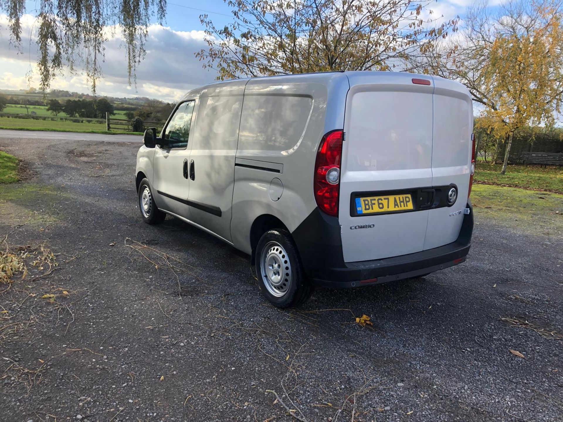 2017/67 REG VAUXHALL COMBO 2300 CDTI ECOFLEX 1.25 DIESEL SILVER PANEL VAN, SHOWING 0 FORMER KEEPERS - Image 5 of 14