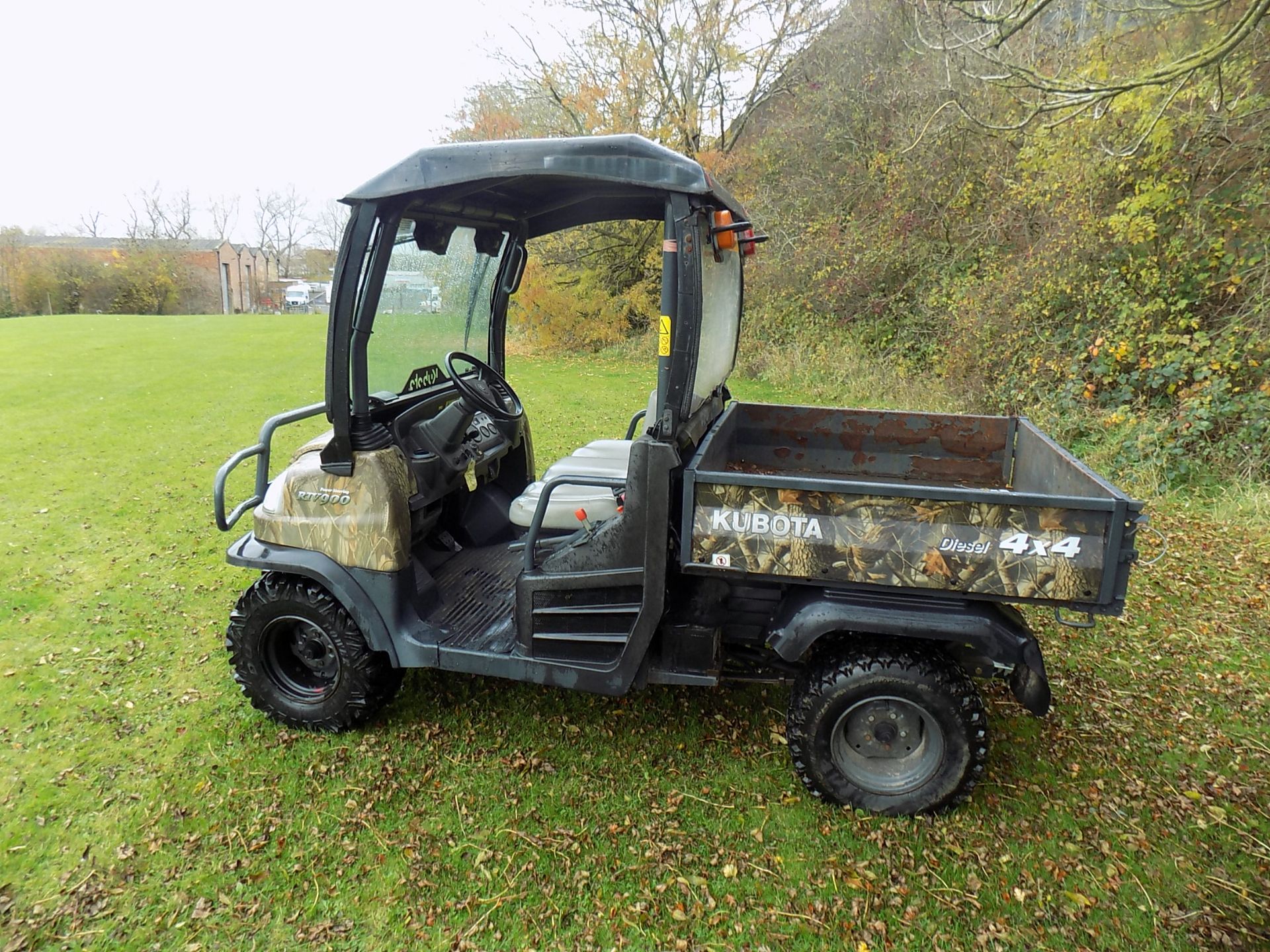 KUBOTA RTV 900, STARTS AND DRIVES, ELECTRICAL TIPPING BODY, NO LOG BOOK, CAMO, REG 2013 *PLUS VAT* - Image 2 of 11