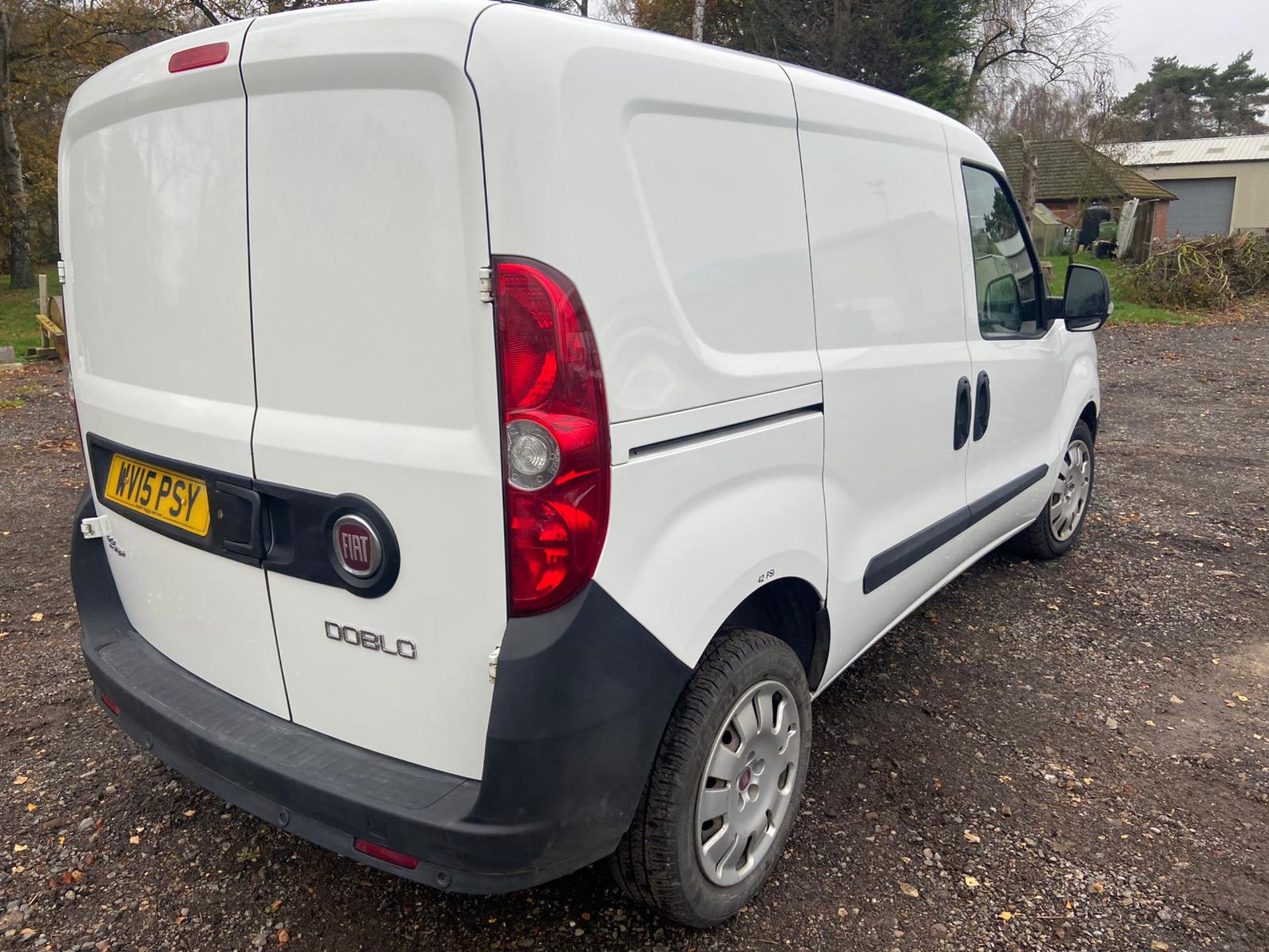 2015/15 REG FIAT DOBLO 16V ACTIVE MULTIJET 1.25 DIESEL CREW VAN, SHOWING 1 FORMER KEEPER *PLUS VAT* - Image 6 of 11