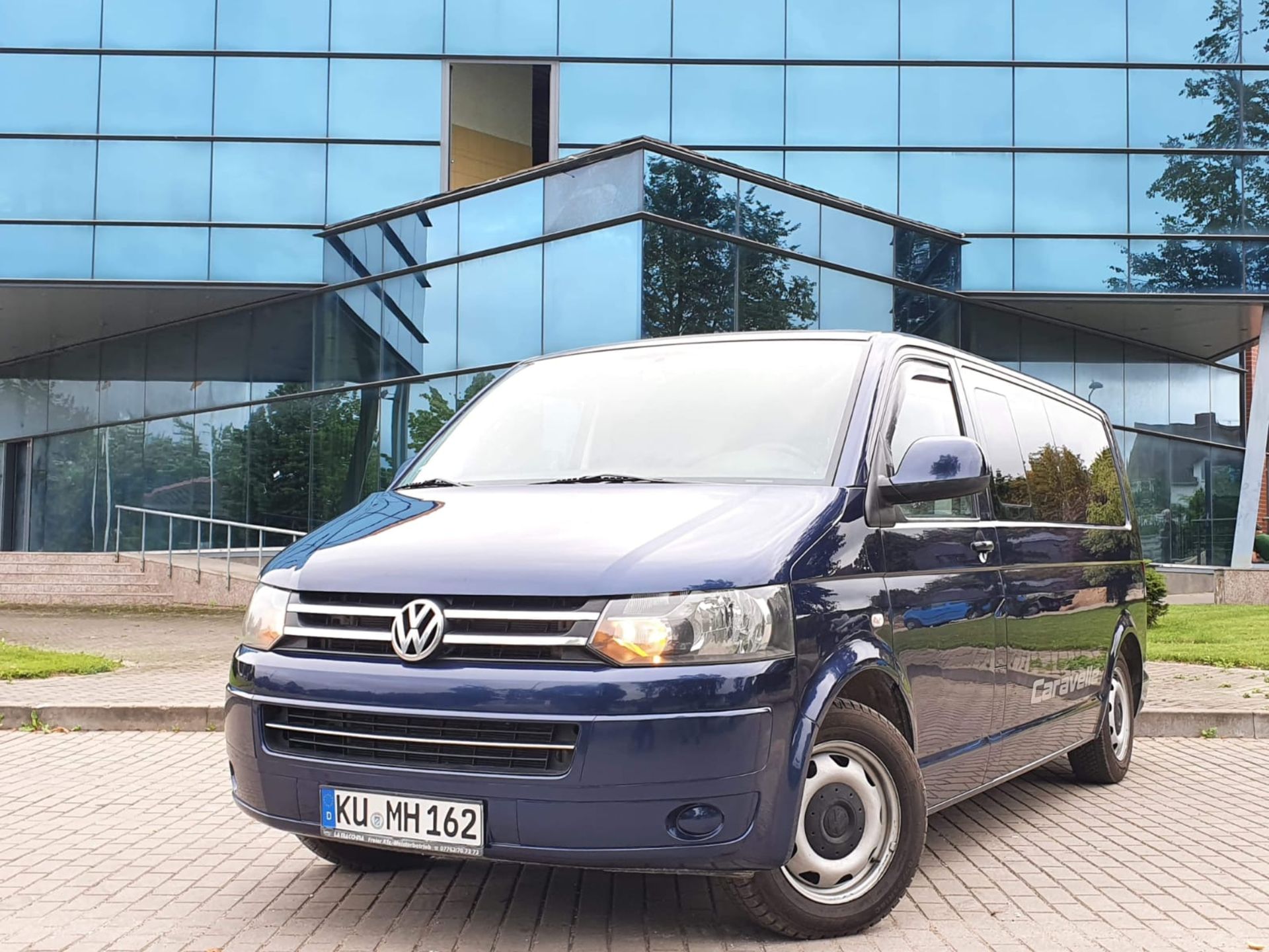 VOLKSWAGEN TRANSPORTER CARAVELLE 10 SEATER 1.9 TDI, REVERSING CAMERA, AIR CON, YEAR 2011 *NO VAT* - Image 3 of 24