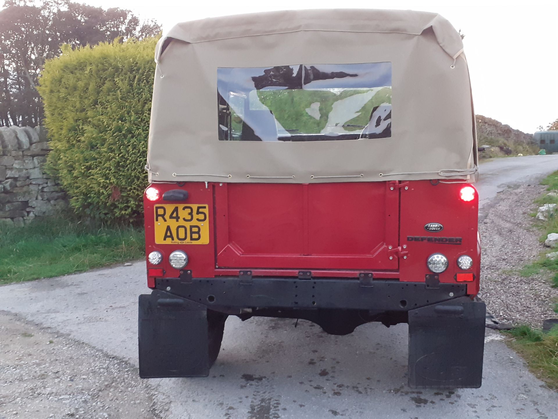 1998/R REG LAND ROVER DEFENDER 90 CSW TDI 95 RED CONVERTIBLE 6 SEATER, SHOWING 2 FORMER KEEPERS - Image 7 of 9