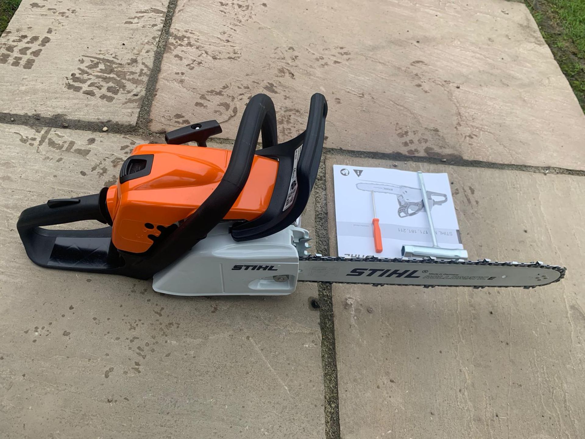 BRAND NEW AND UNUSED STIHL MS181C CHAINSAW, C/W MANUAL, TOOLS, BOXED, 16" BAR & CHAIN *NO VAT* - Image 3 of 4