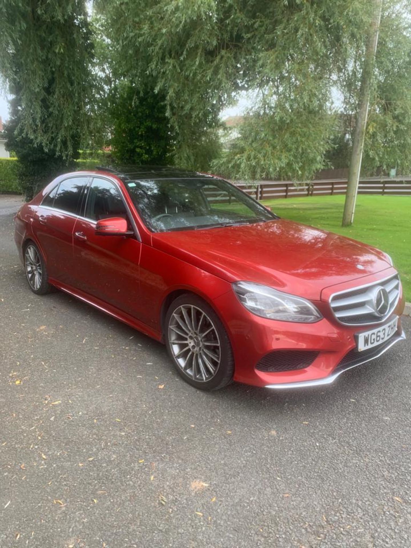 2014/63 REG MERCEDES-BENZ E300 AMG SPORT BLUETEC HYBRID 2.2 ELECTRIC DIESEL RED 4 DOOR SALOON - Image 8 of 15