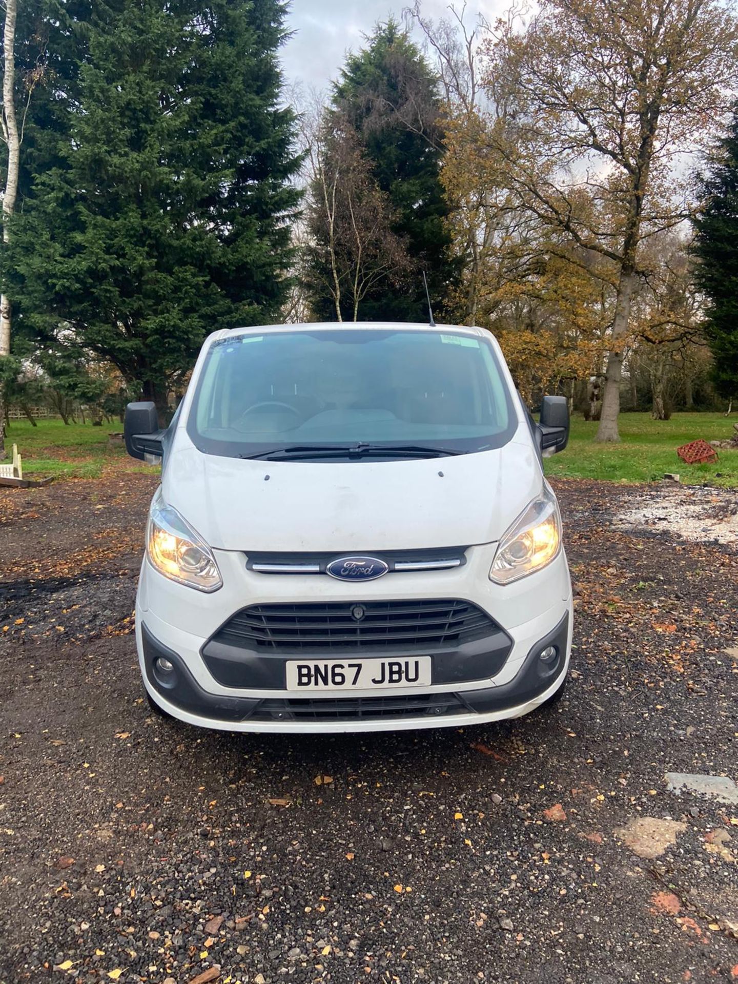 2017/67 REG FORD TRANSIT CUTSOM 290 2.0 DIESEL WHITE PANEL VAN, SHOWING 0 FORMER KEEPERS *PLUS VAT* - Image 2 of 9