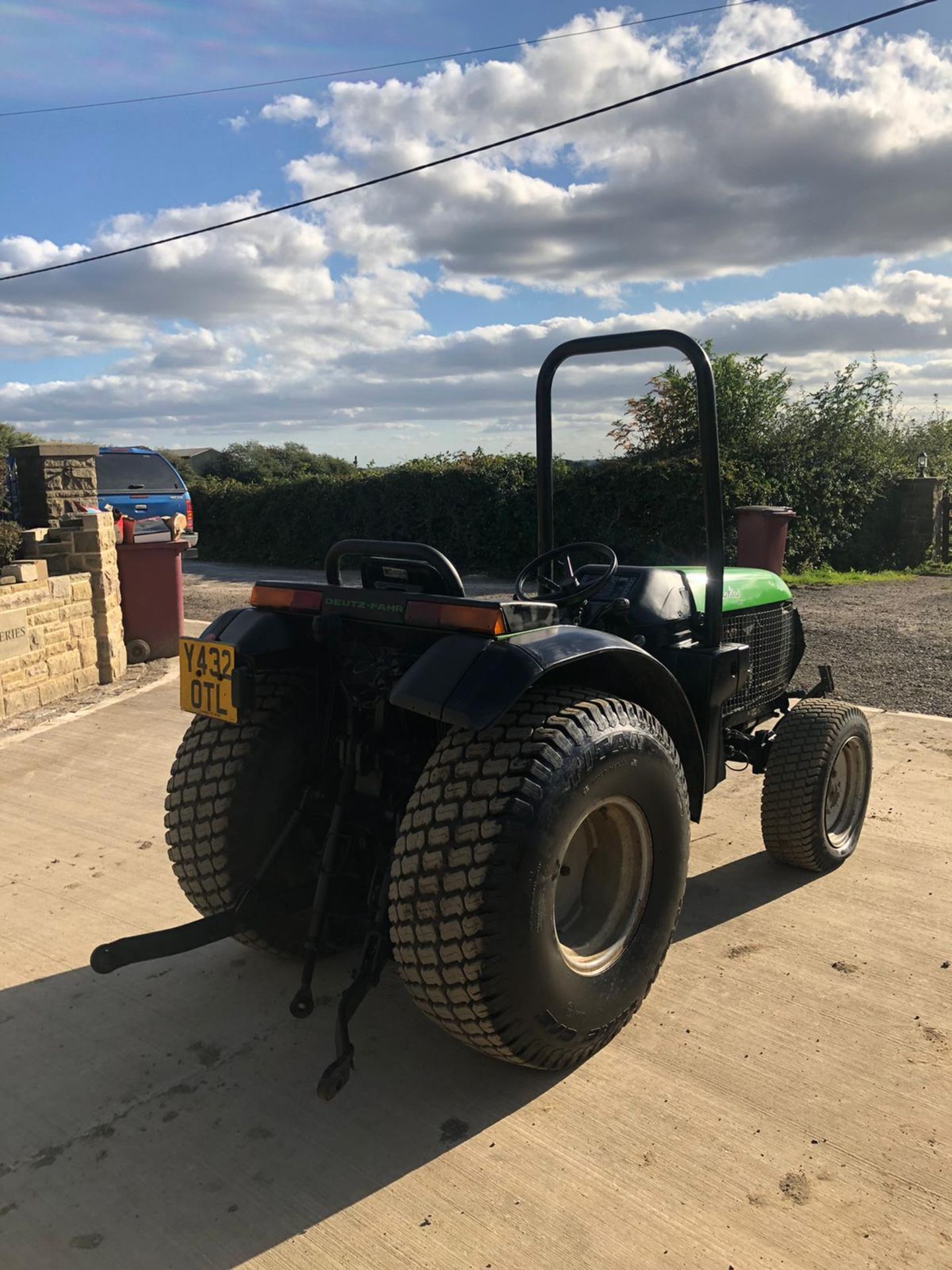 DEUTZ-FAHR AGROKAIL 35 TRACTOR, RUNS AND DRIVES, FRONT AND BACK LINKAGE *PLUS VAT* - Image 4 of 4