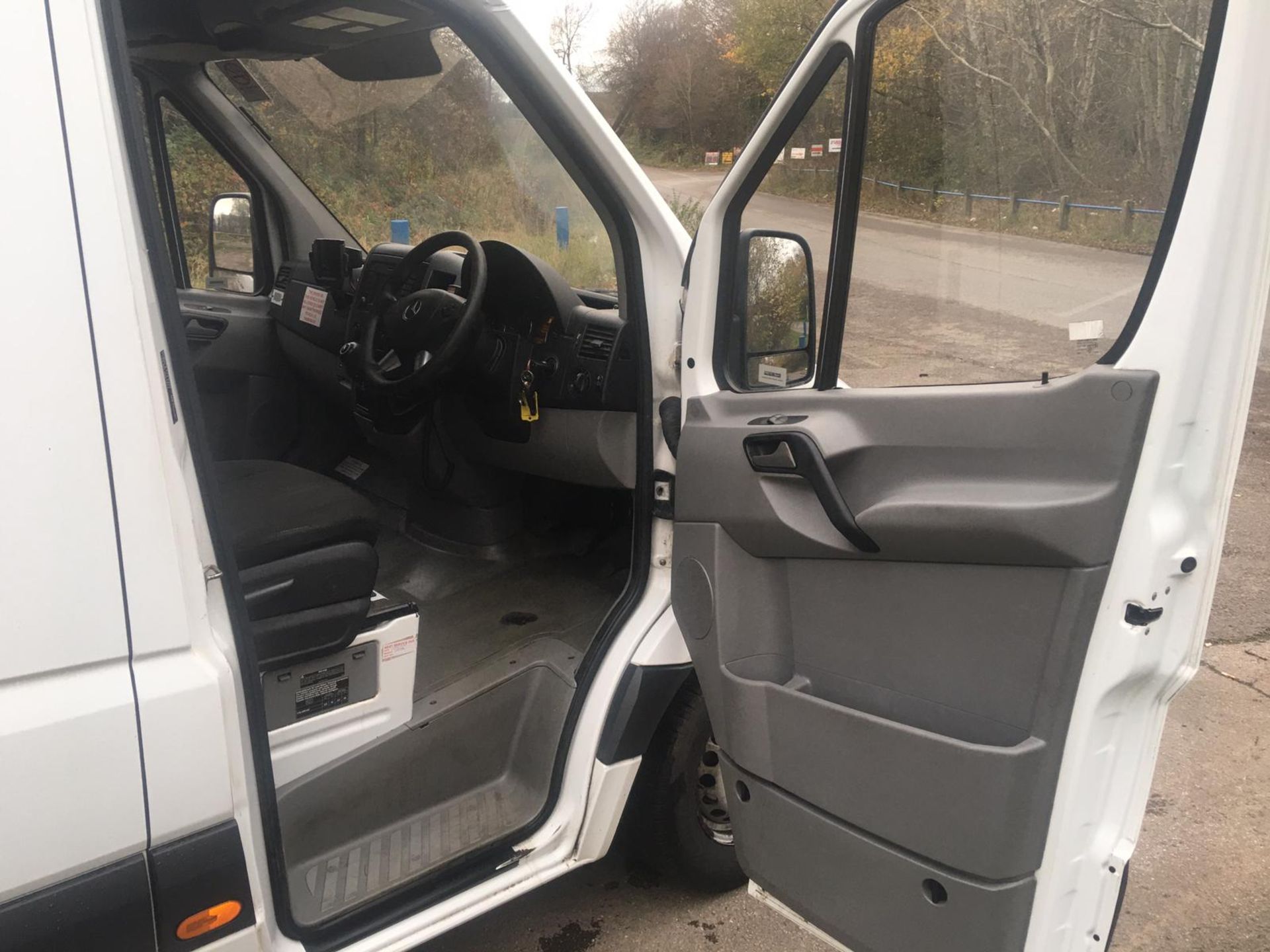 2016/16 REG MERCEDES-BENZ SPRINTER 310 CDI 2.2 DIESEL WHITE PANEL VAN, SHOWING 0 FORMER KEEPERS - Image 17 of 25