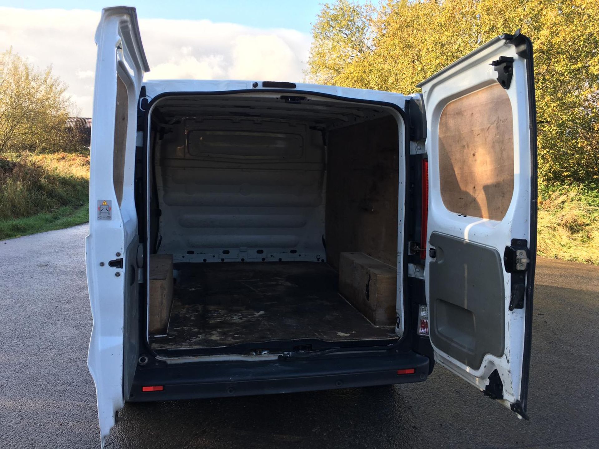 2009/09 REG NISSAN PRIMASTAR DCI 115 SE SWB 2.0 DIESEL WHITE PANEL VAN, SHOWING 0 FORMER KEEPERS - Image 5 of 13