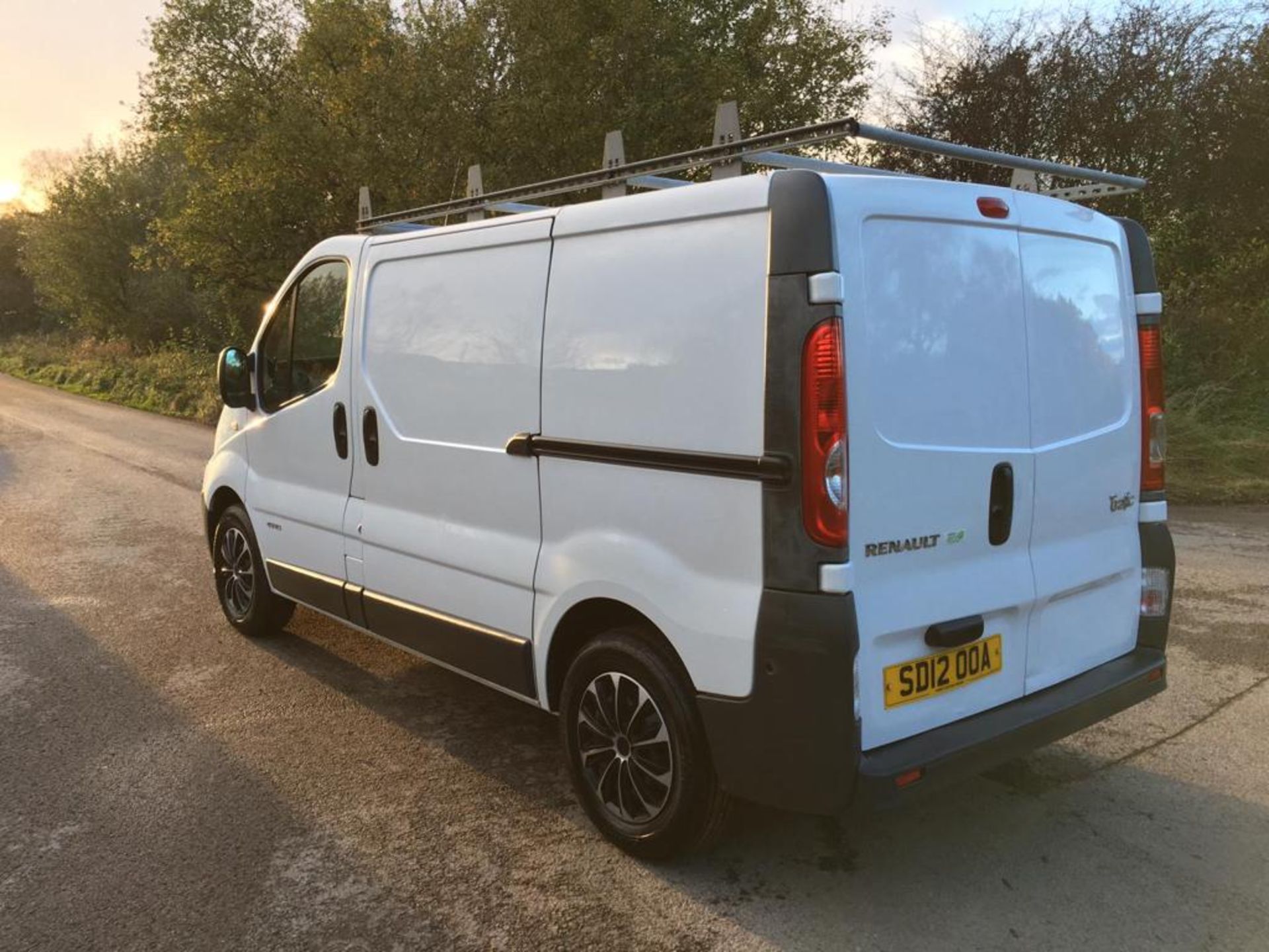 2012/12 REG RENAULT TRAFIC SL27 DCI 2.0 DIESEL WHITE PANEL VAN, SHOWING 0 FORMER KEEPERS *NO VAT* - Image 3 of 15