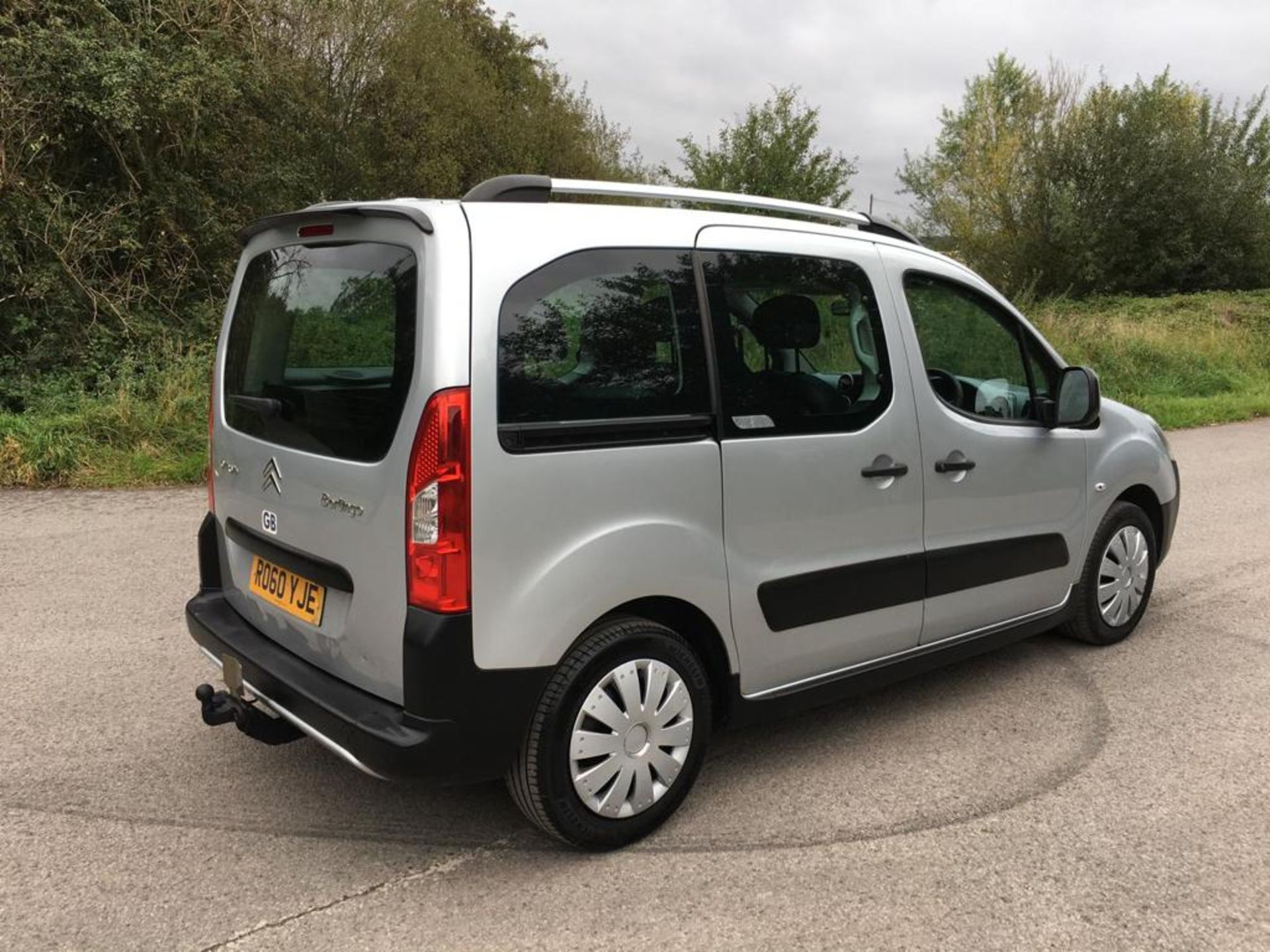 2010/60 REG CITROEN BERLINGO M-SP XTR HDI 109 1.6 DIESEL SILVER MPV, SHOWING 3 FORMER KEEPERS - Image 4 of 21