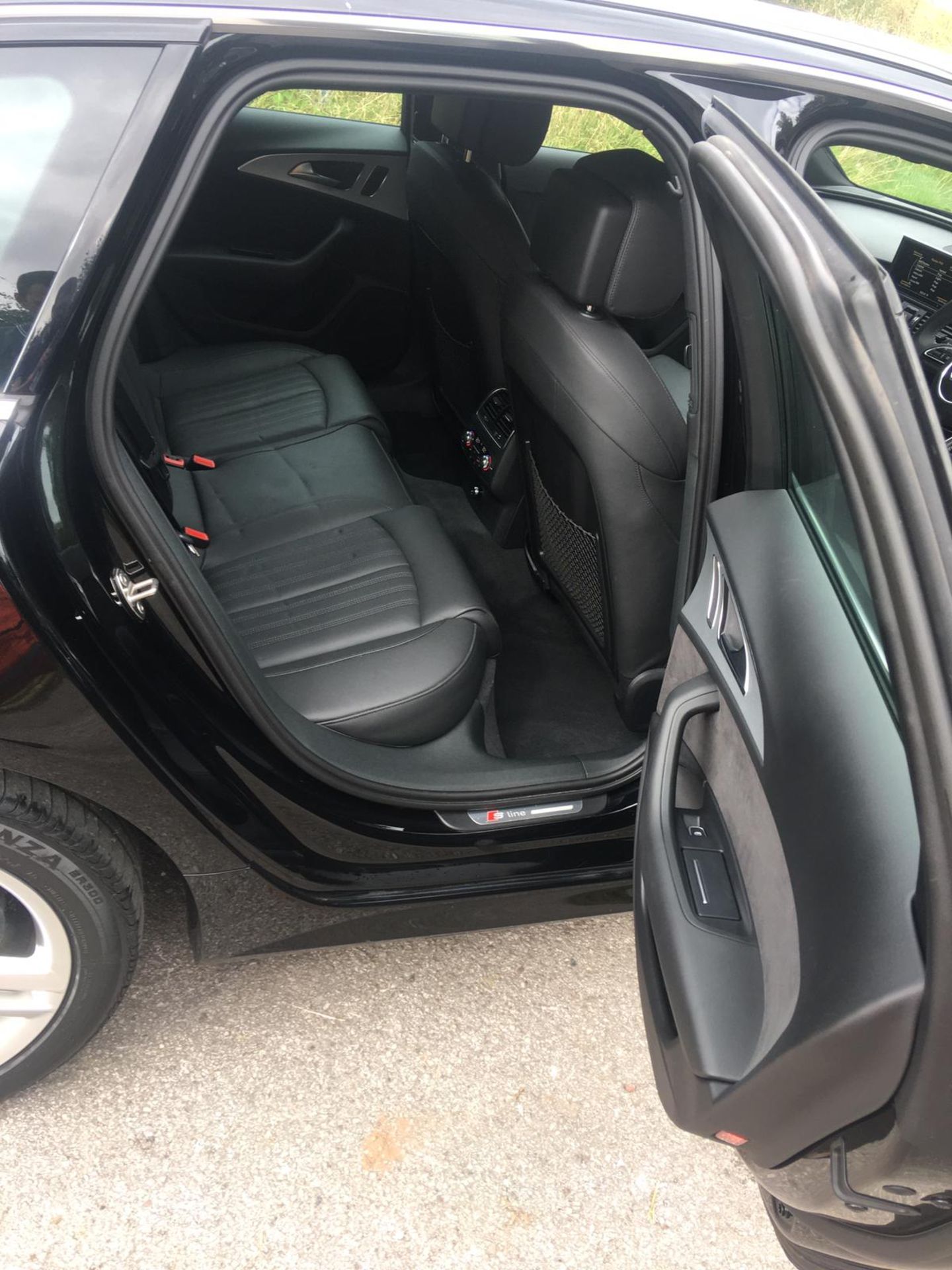 2018/18 REG AUDI A6 S LINE TDI ULTRA SEMI-AUTO 2.0 DIESEL BLACK ESTATE, SHOWING 1 FORMER KEEPER - Image 19 of 33