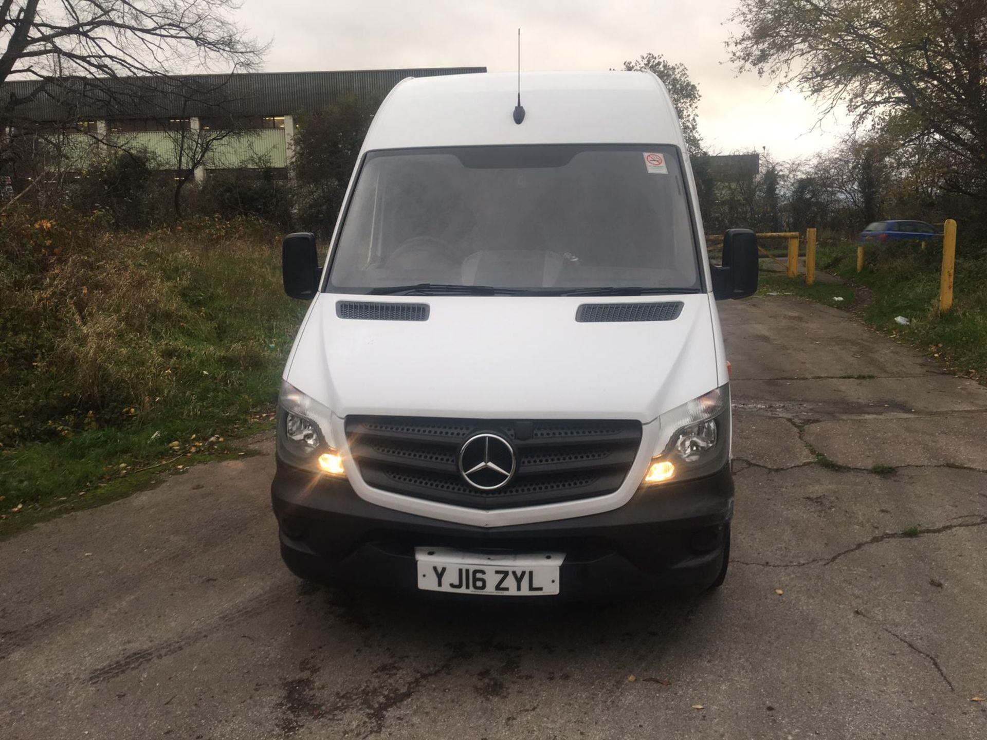 2016/16 REG MERCEDES-BENZ SPRINTER 310 CDI 2.2 DIESEL WHITE PANEL VAN, SHOWING 0 FORMER KEEPERS - Image 2 of 25