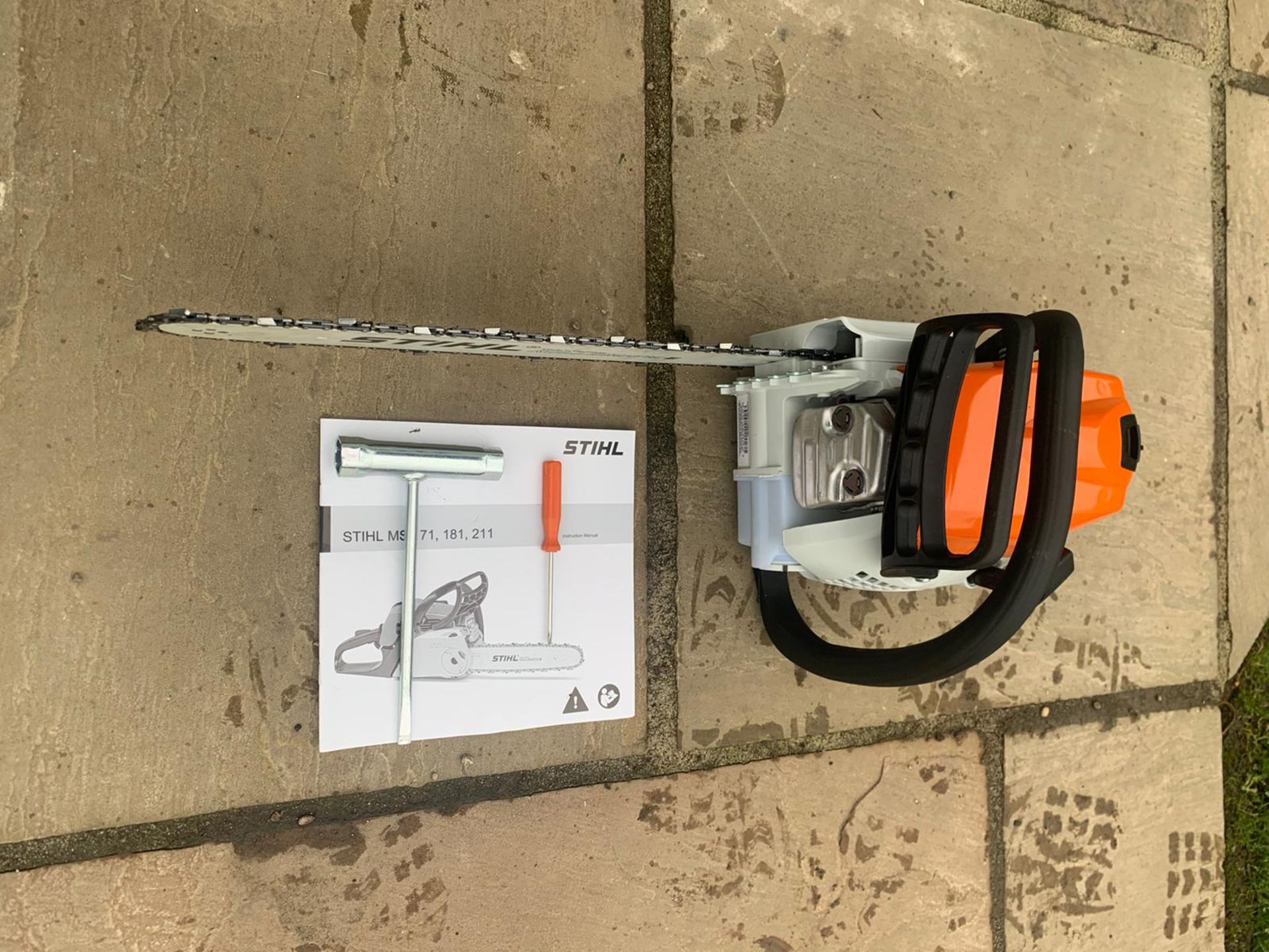 BRAND NEW AND UNUSED STIHL MS181C CHAINSAW, C/W MANUAL, TOOLS, BOXED, 16" BAR & CHAIN *NO VAT* - Image 4 of 4