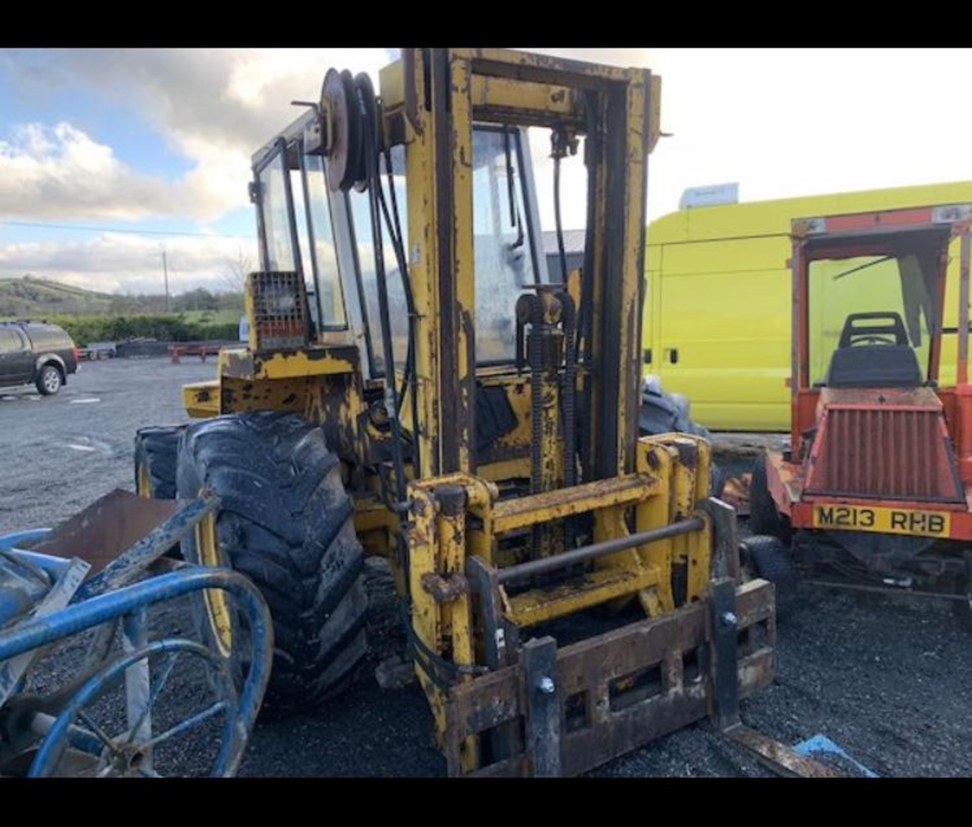 JCB ROUGH TERRAIN FORKLIFT, MODEL 926, 4WD, STARTS, RUNS, DRIVES, SIDE SHIFT, ALL WORKING FINE - Image 5 of 7