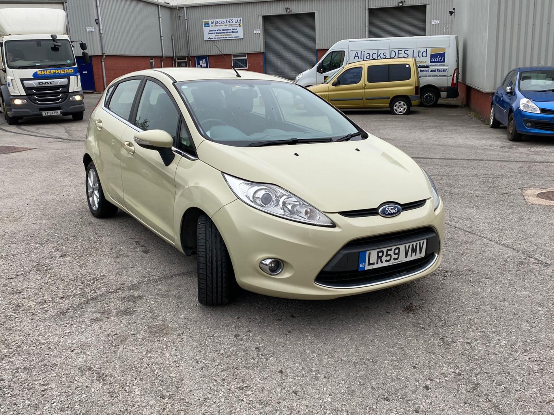 2009/59 REG FORD FIESTA ZETEC 68 TDCI 1.4 DIESEL 5 DOOR HATCHBACK, SHOWING 4 FORMER KEEPERS *NO VAT*