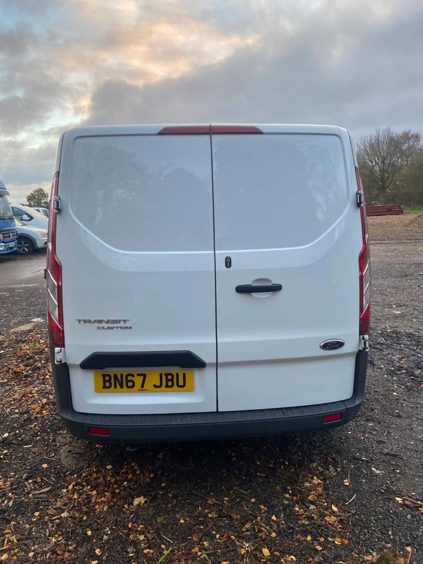 2017/67 REG FORD TRANSIT CUTSOM 290 2.0 DIESEL WHITE PANEL VAN, SHOWING 0 FORMER KEEPERS *PLUS VAT* - Image 6 of 9