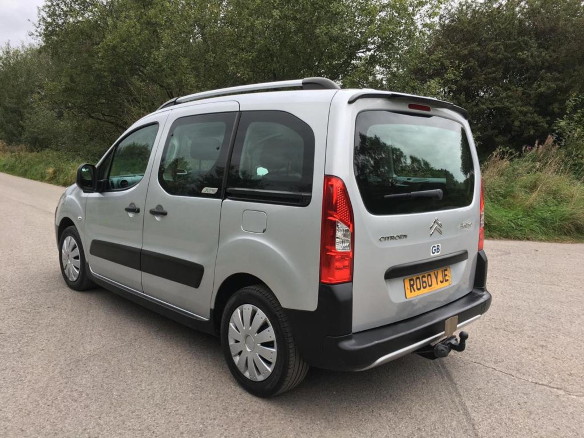 2010/60 REG CITROEN BERLINGO M-SP XTR HDI 109 1.6 DIESEL SILVER MPV, SHOWING 3 FORMER KEEPERS - Image 3 of 21