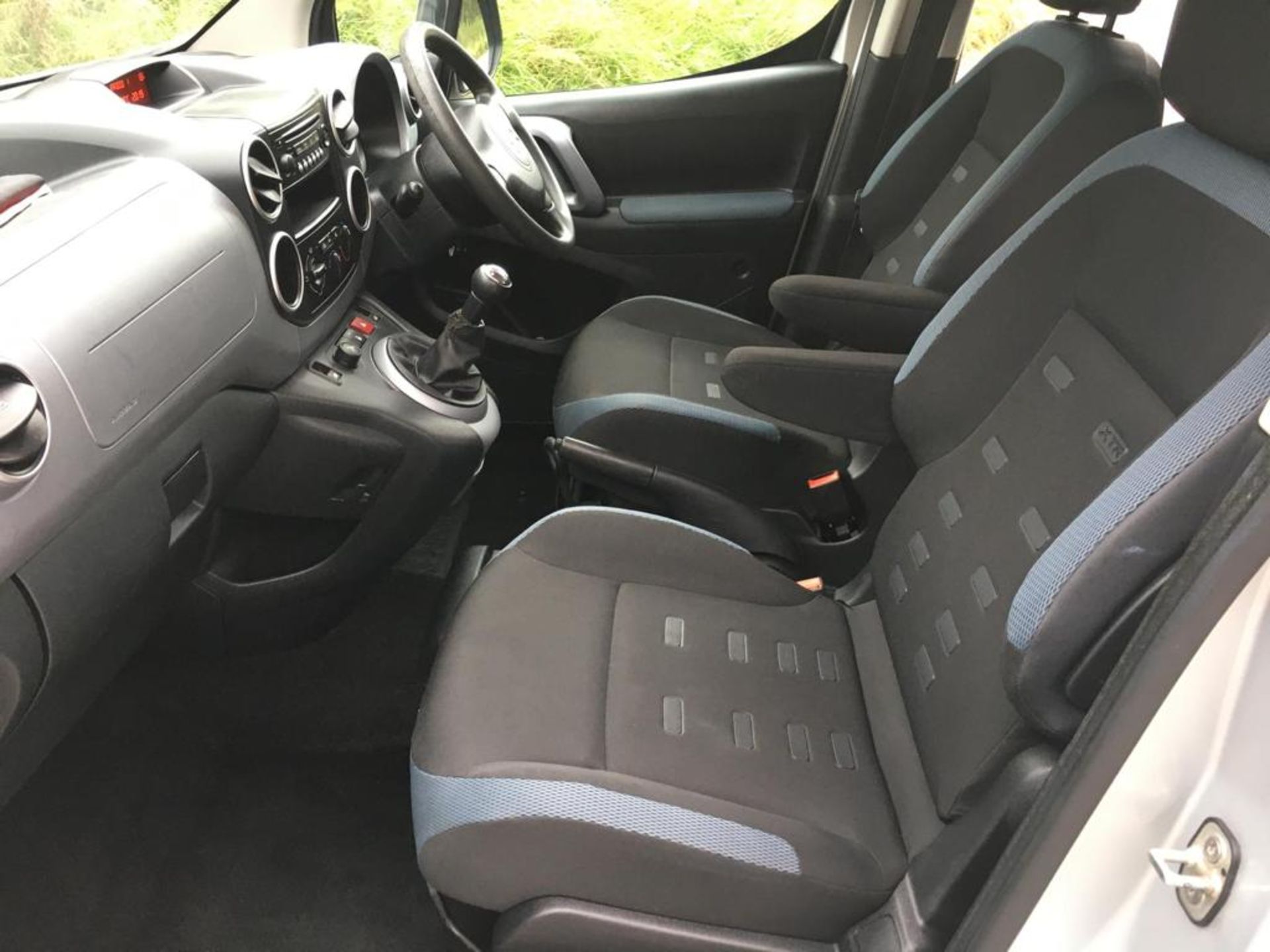 2010/60 REG CITROEN BERLINGO M-SP XTR HDI 109 1.6 DIESEL SILVER MPV, SHOWING 3 FORMER KEEPERS - Image 8 of 21