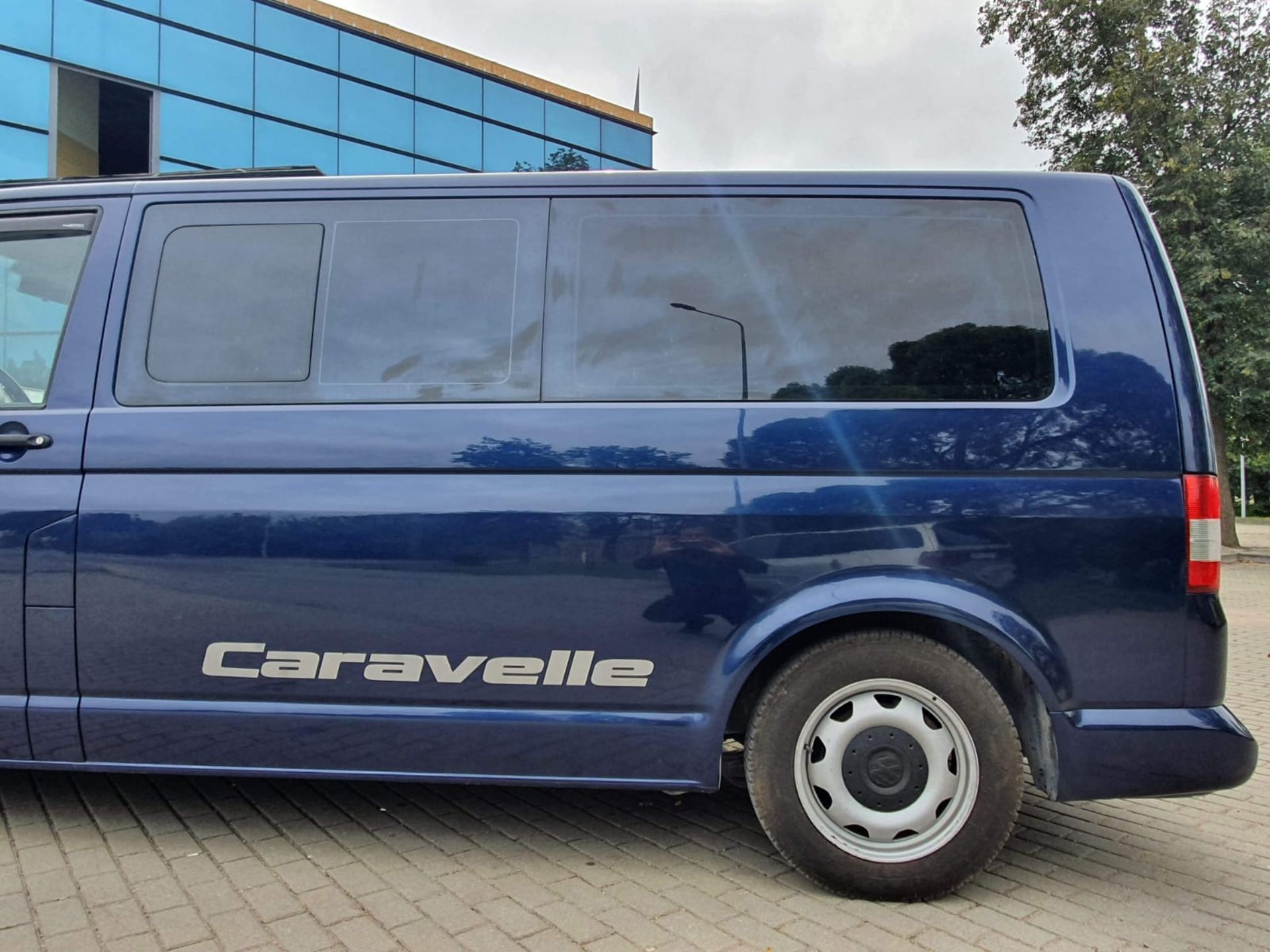 VOLKSWAGEN TRANSPORTER CARAVELLE 10 SEATER 1.9 TDI, REVERSING CAMERA, AIR CON, YEAR 2011 *NO VAT* - Image 5 of 24