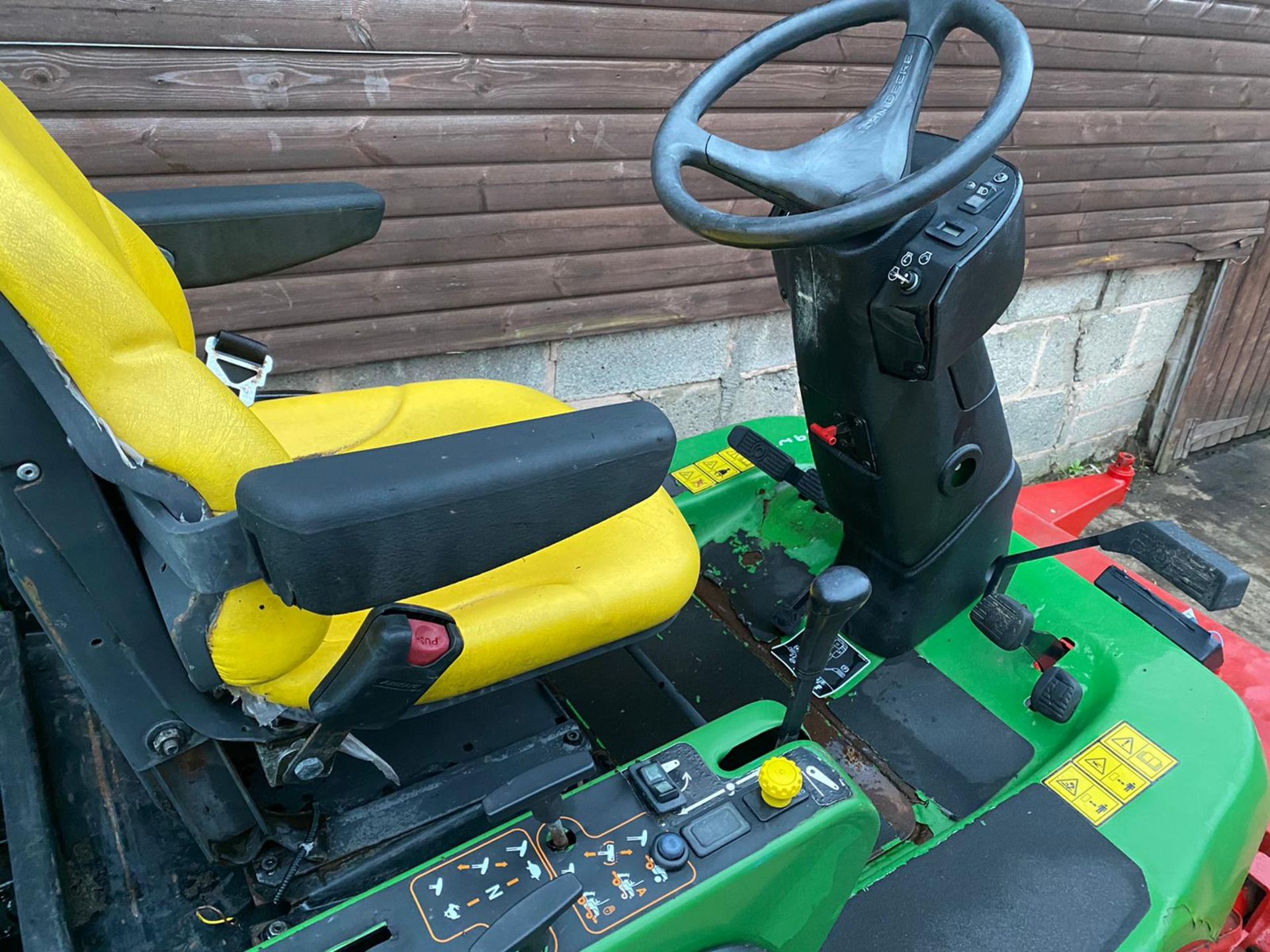 2012 JOHN DEERE 1545 FLAIL MOWER, DIRECT EX COUNCIL, STARTS & RUNS, TRIMAX 155 FLAIL DECK *PLUS VAT* - Image 2 of 5