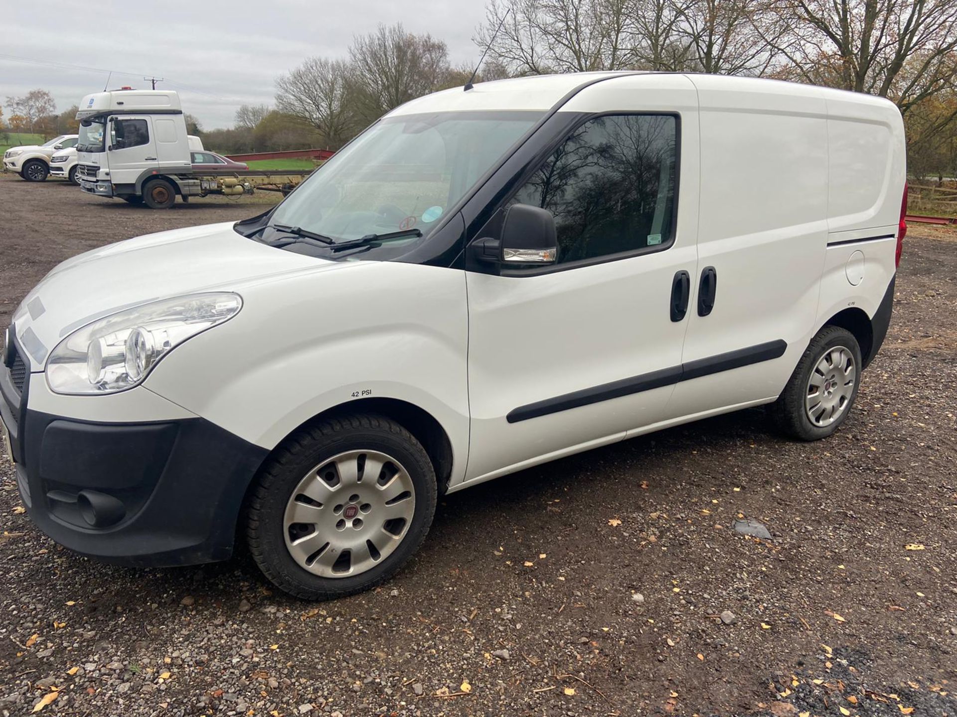 2015/15 REG FIAT DOBLO 16V ACTIVE MULTIJET 1.25 DIESEL CREW VAN, SHOWING 1 FORMER KEEPER *PLUS VAT* - Image 2 of 11