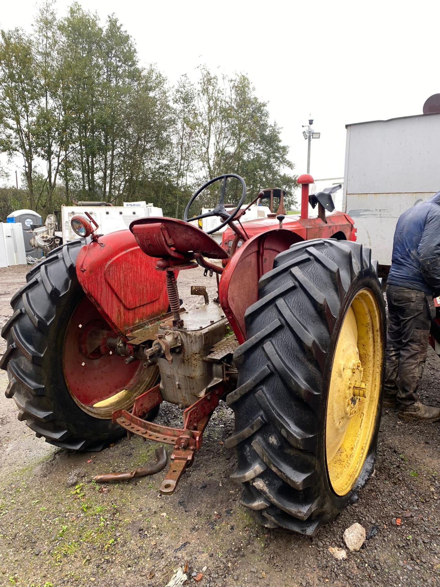 REAR VINTAGE MASSEY HARRIS 3 WHEEL TRACTOR *PLUS VAT* - Image 4 of 5