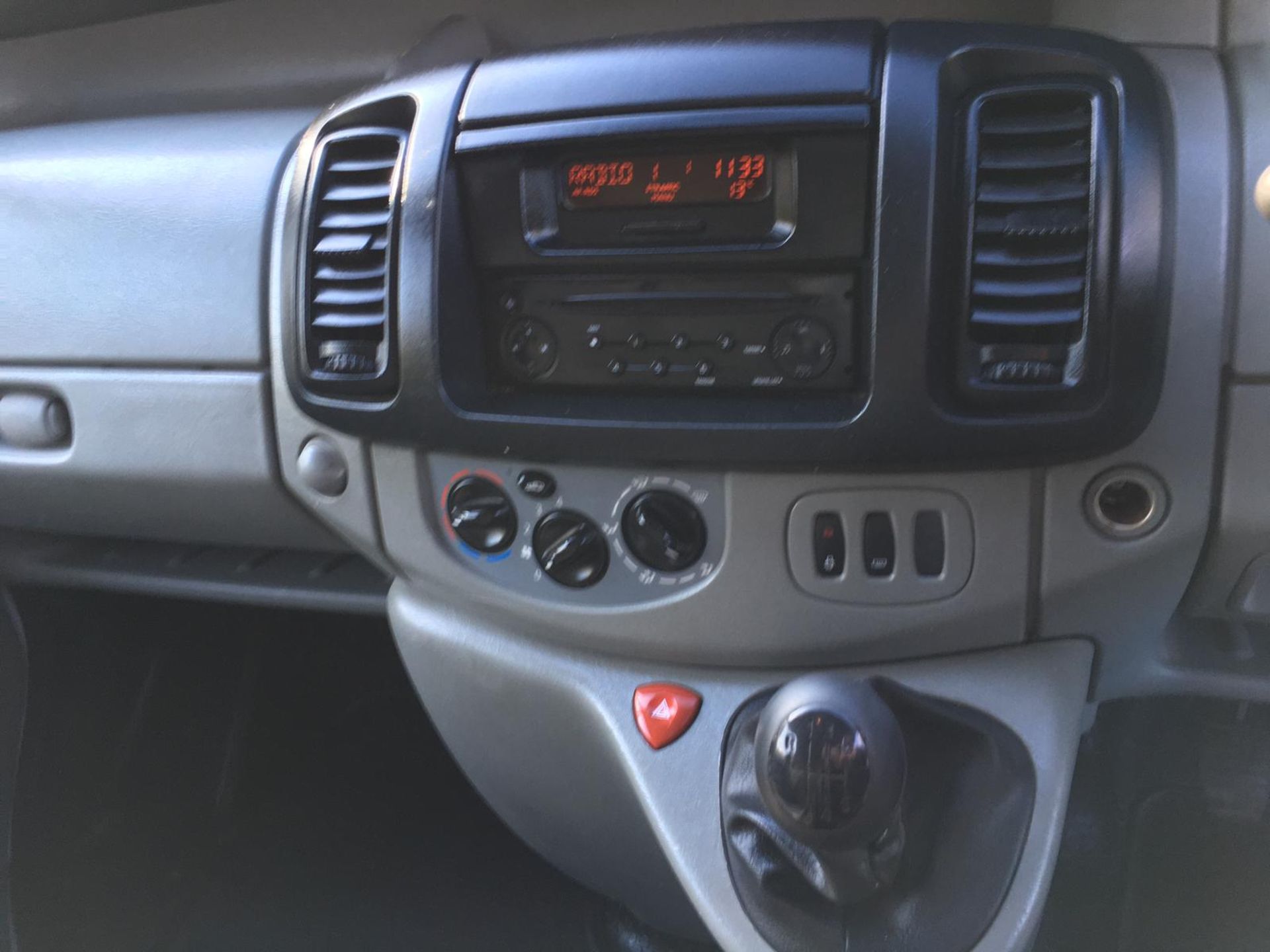 2009/09 REG NISSAN PRIMASTAR DCI 115 SE SWB 2.0 DIESEL WHITE PANEL VAN, SHOWING 0 FORMER KEEPERS - Image 8 of 13