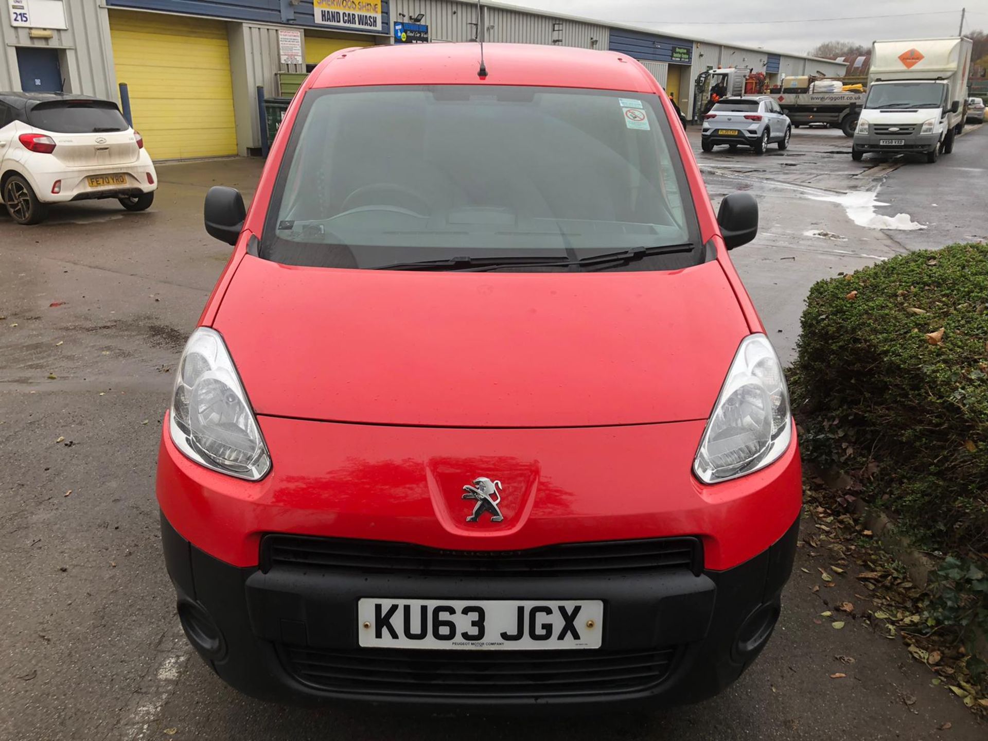 2014/63 REG PEUGEOT PARTNER 750 S L2 HDI 1.6 DIESEL PANEL VAN, SHOWING 0 FORMER KEEPERS *PLUS VAT* - Image 2 of 10